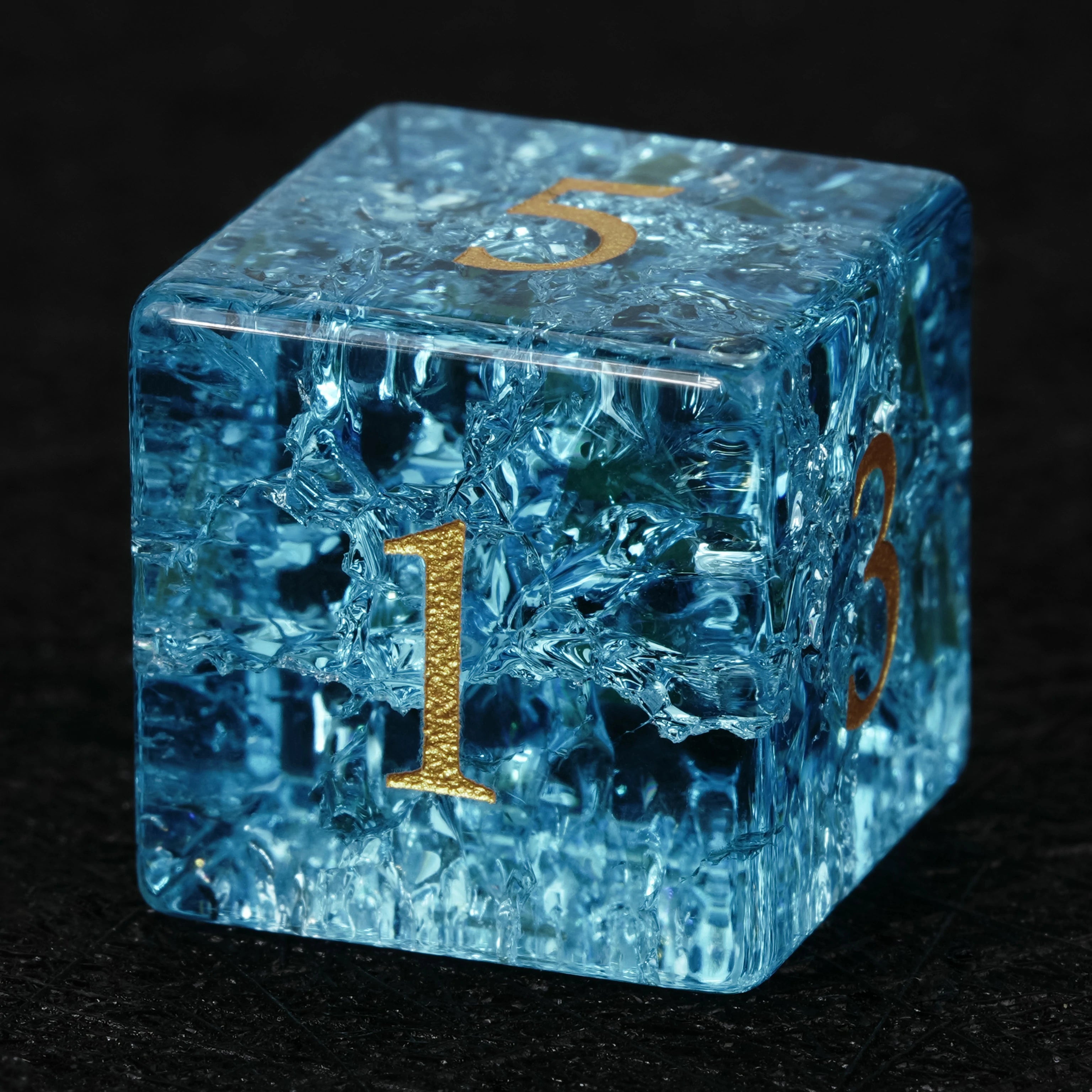 Crackle-Effect Aquamarine Galss Dice Set