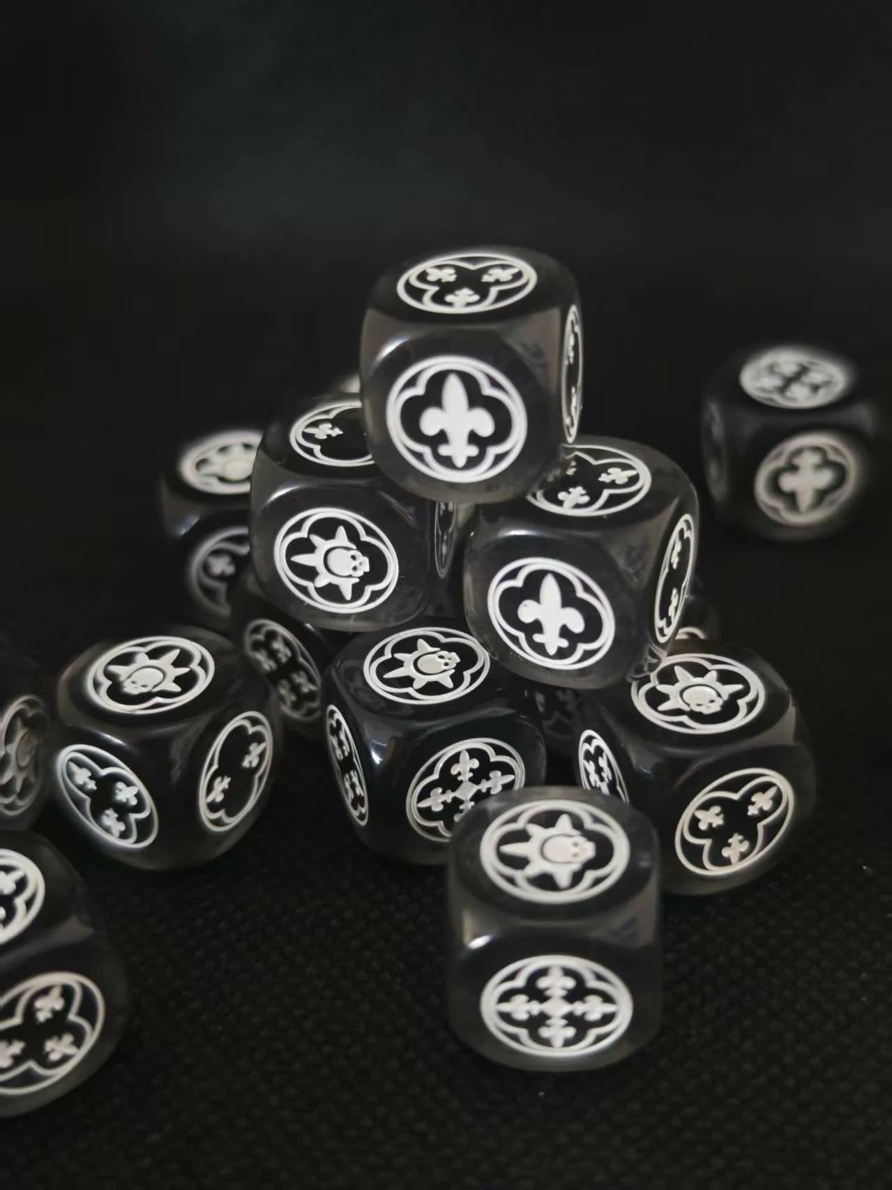 Warhammer 40K Adepta Sororitas Black Transparent Acrylic D6 Dice