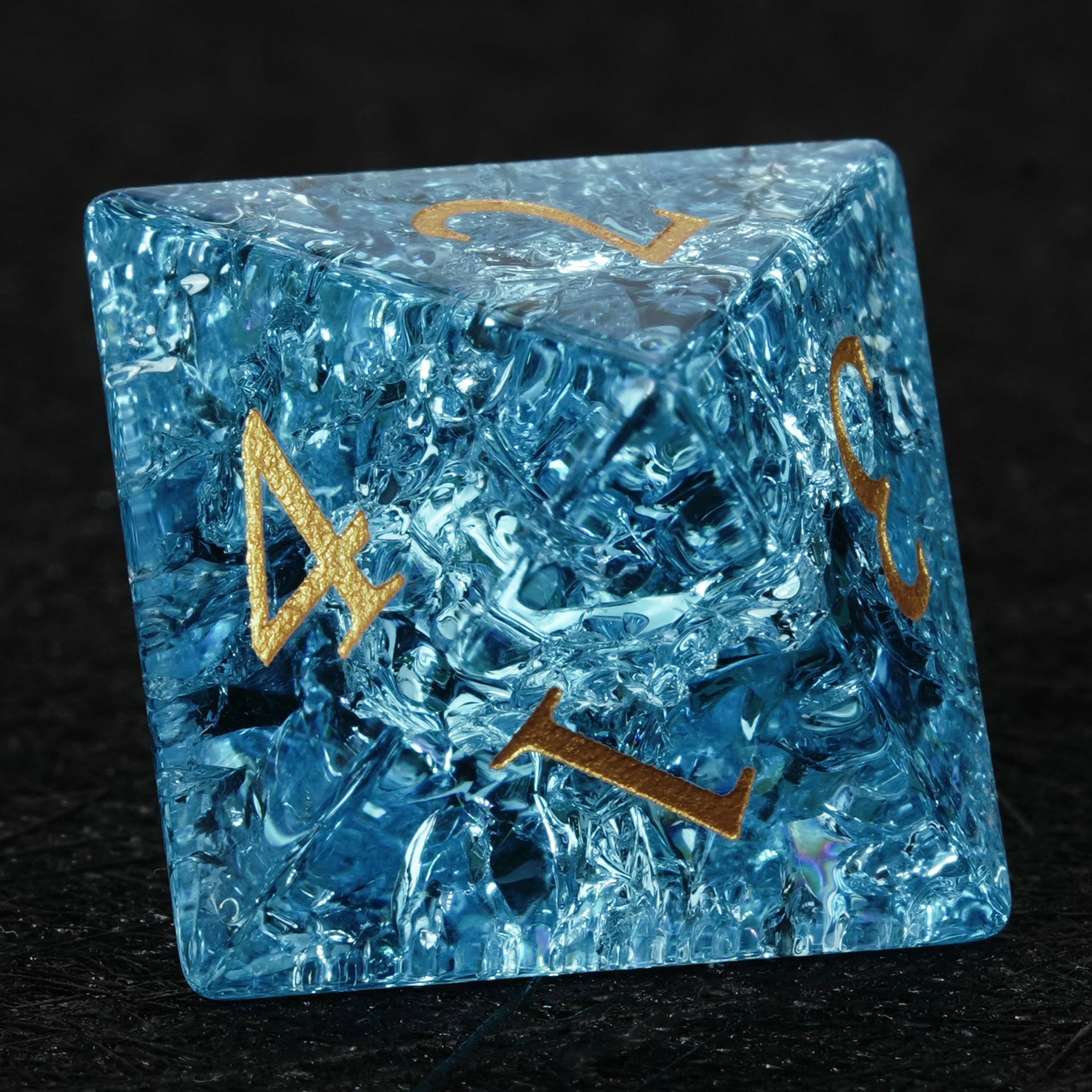 Crackle-Effect Aquamarine Galss Dice Set