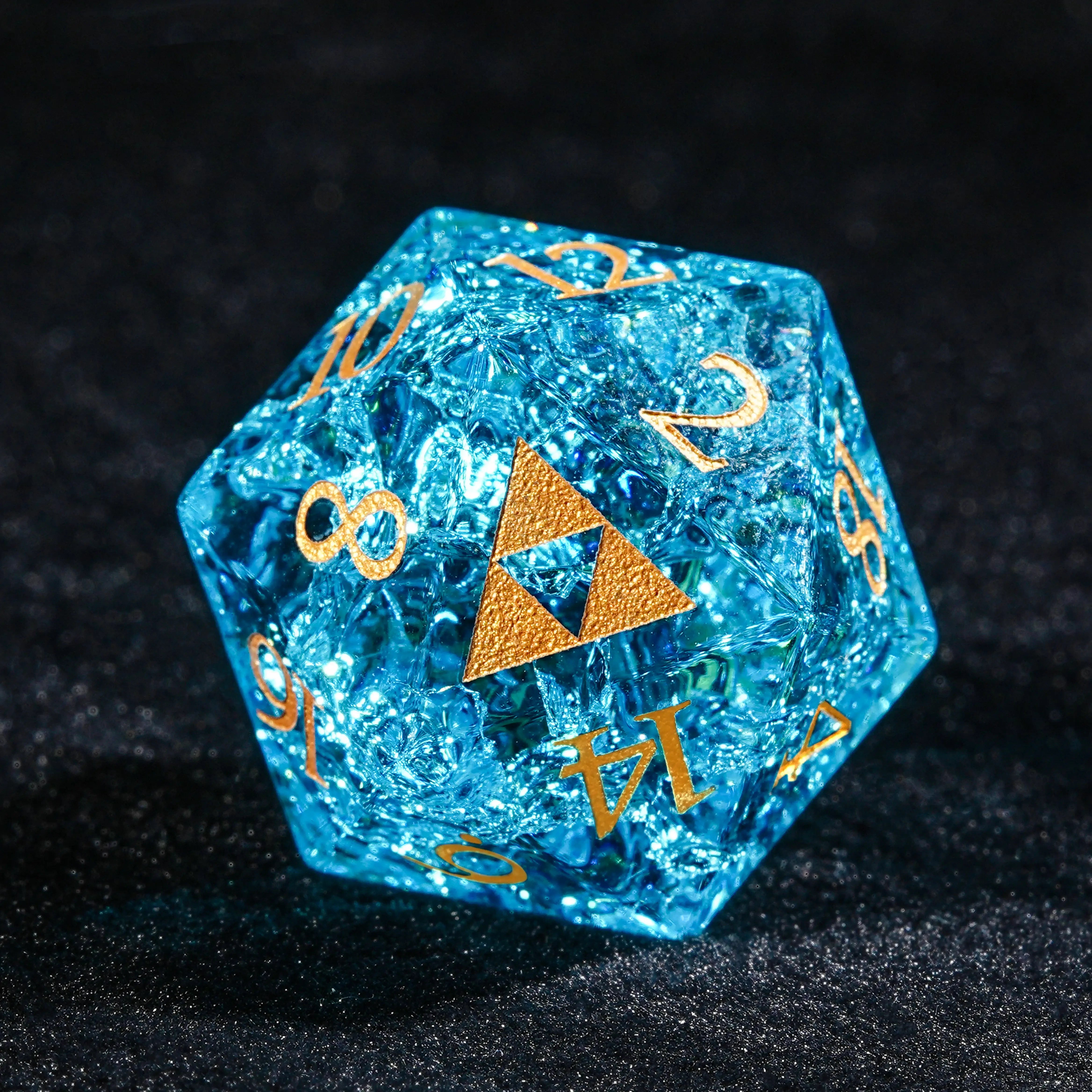 Crackle-Effect Aquamarine Galss Dice Set