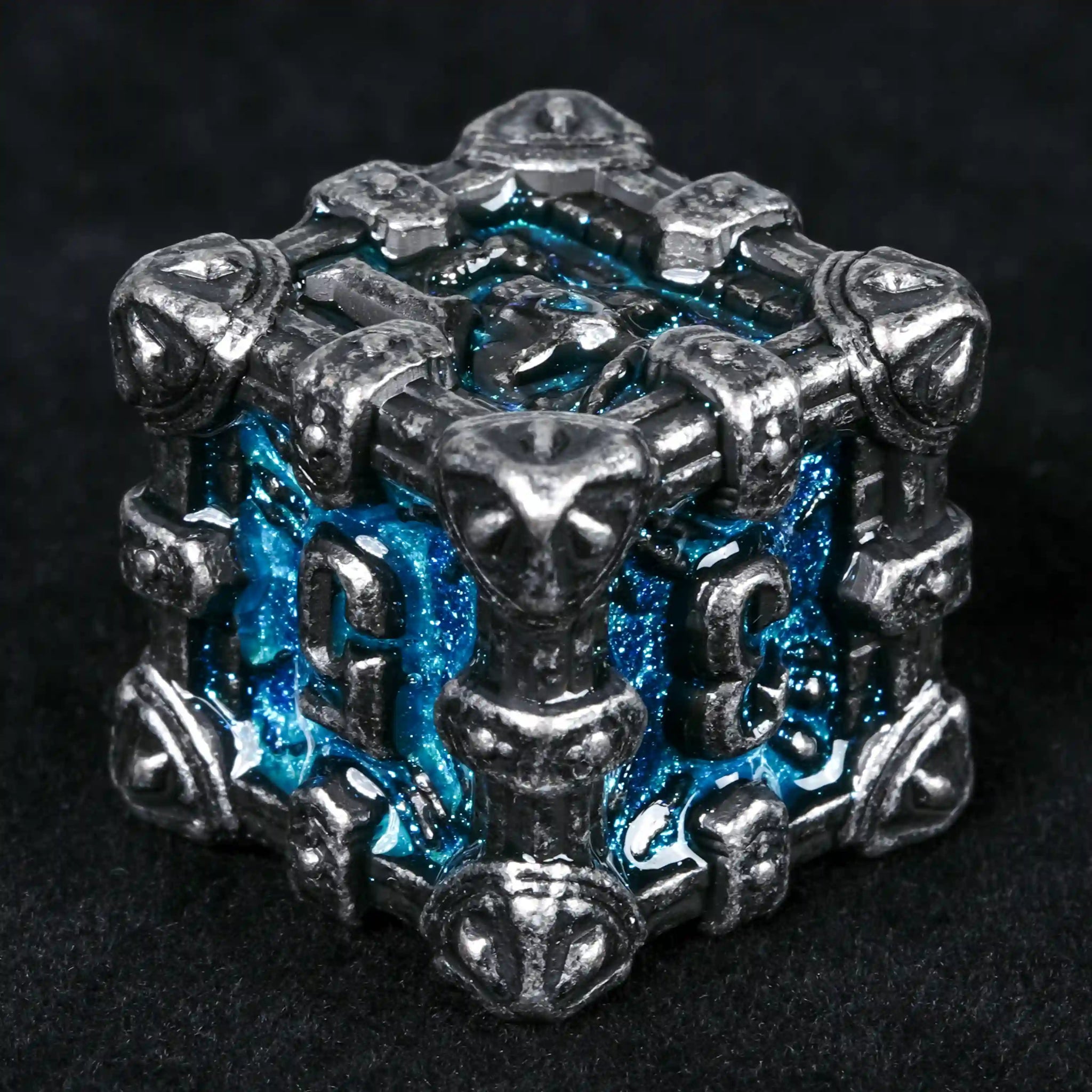 Antique Nickel Fluorescent Blue Skull Metallic DND D6 Dice | Bear Dice
