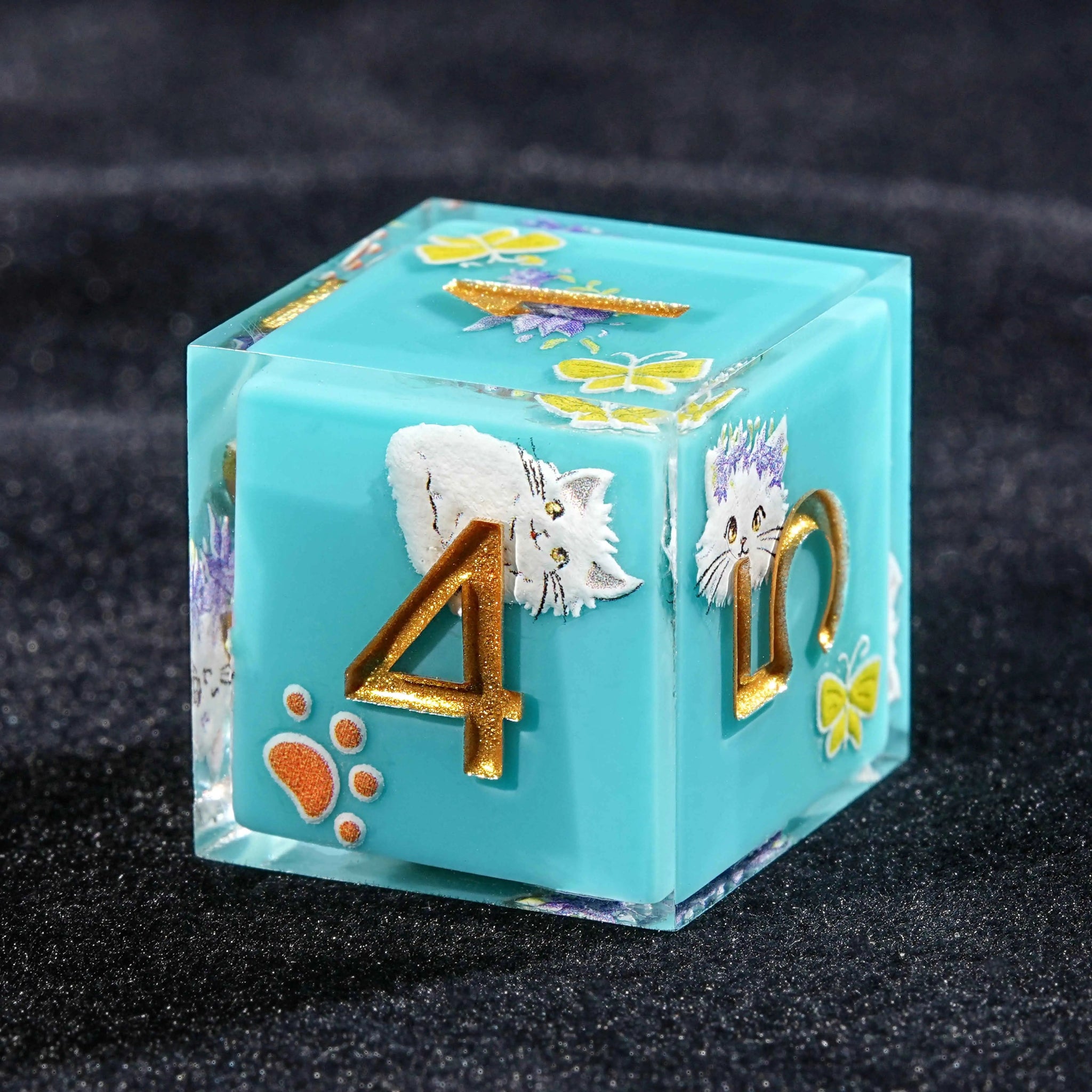 Cute plush white cat blue resin DND D6 dice with gold engraved numbers | Bear Dice