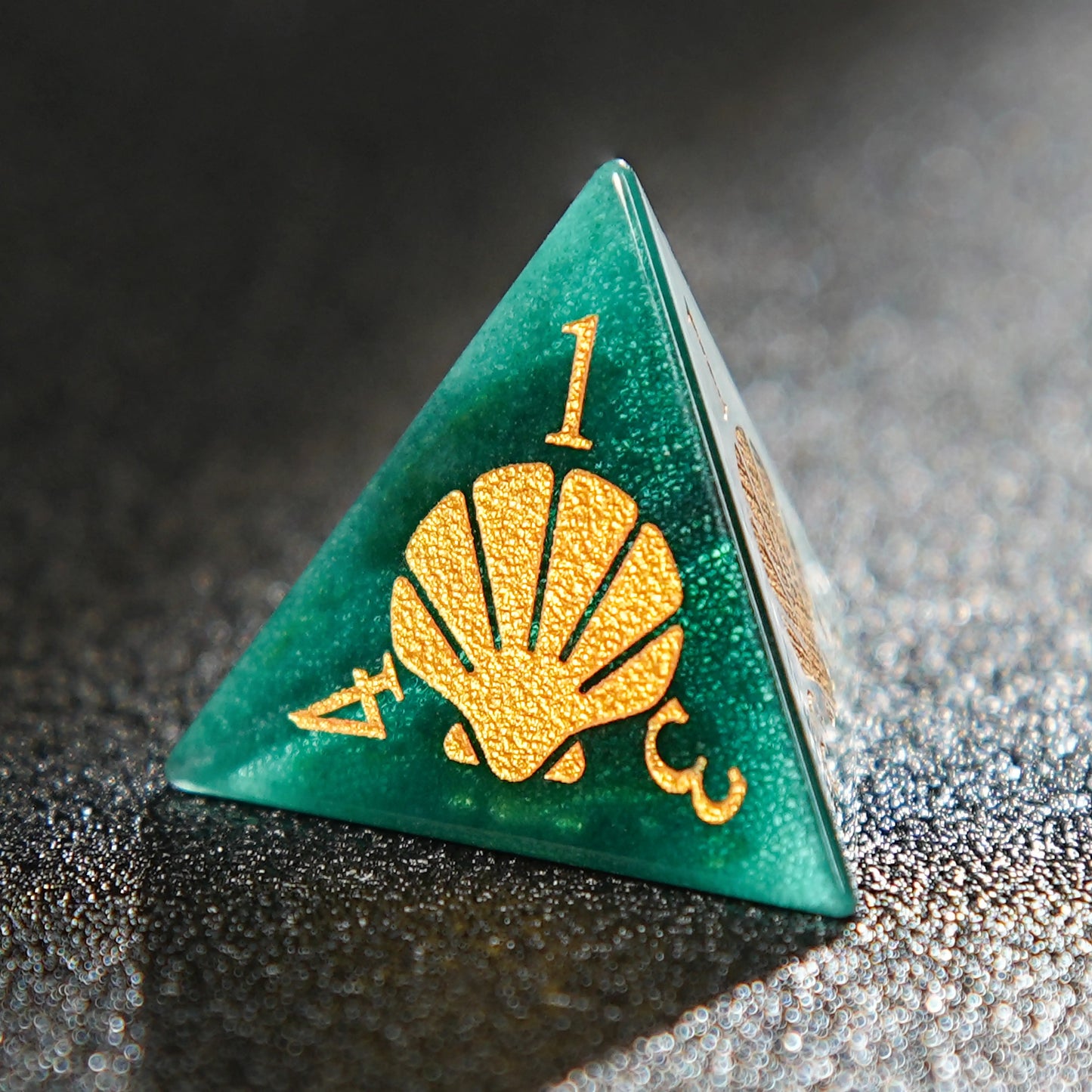 Green cat eye starfish gemstone D&D D4 dice | Bear Dice