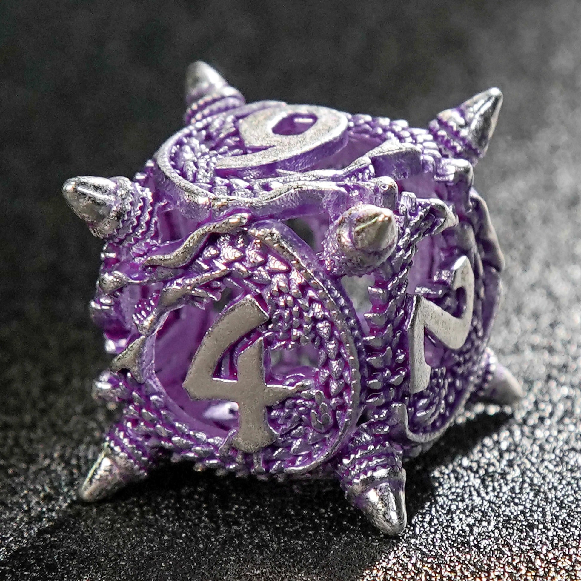 Bullet-shaped skeletonized metal dnd D6 dice + silver purple | Bear Dice
