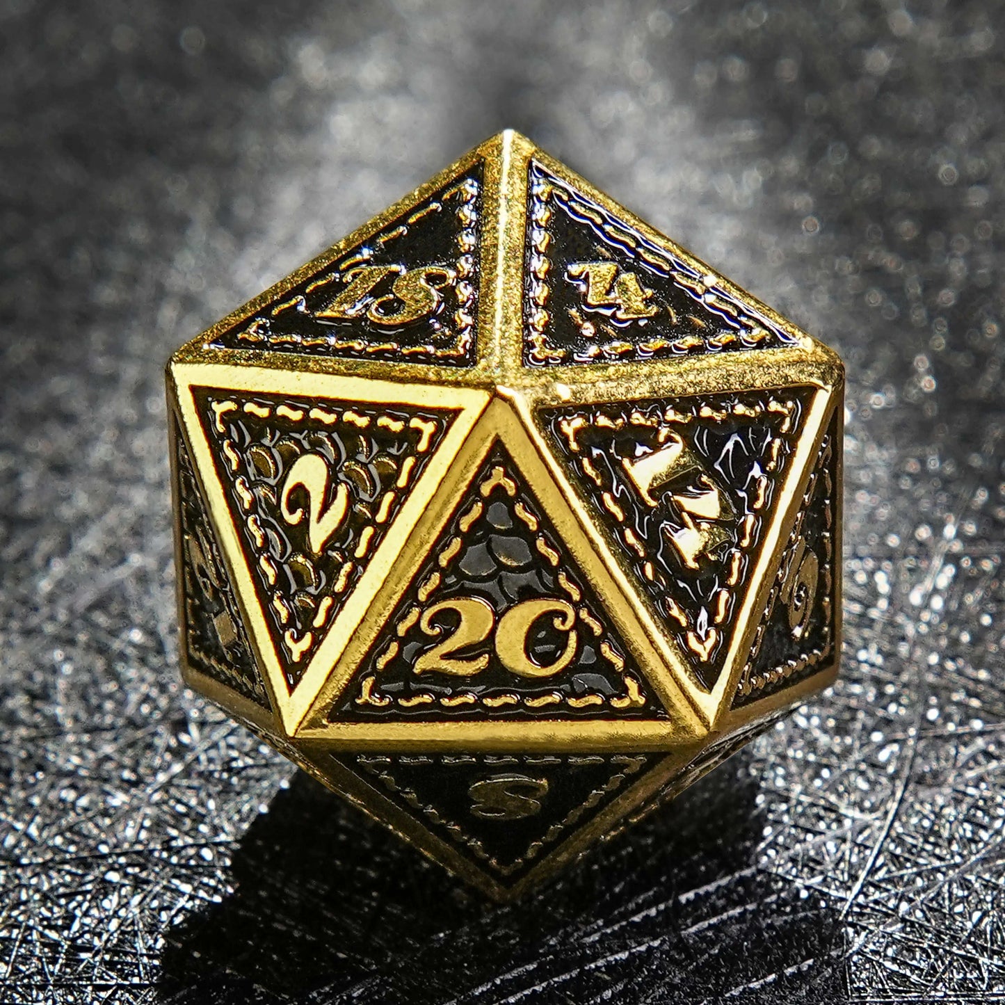 Metal solid dragon scale imitation gold black D20 dice - gold 20-sided dice | Bear Dice