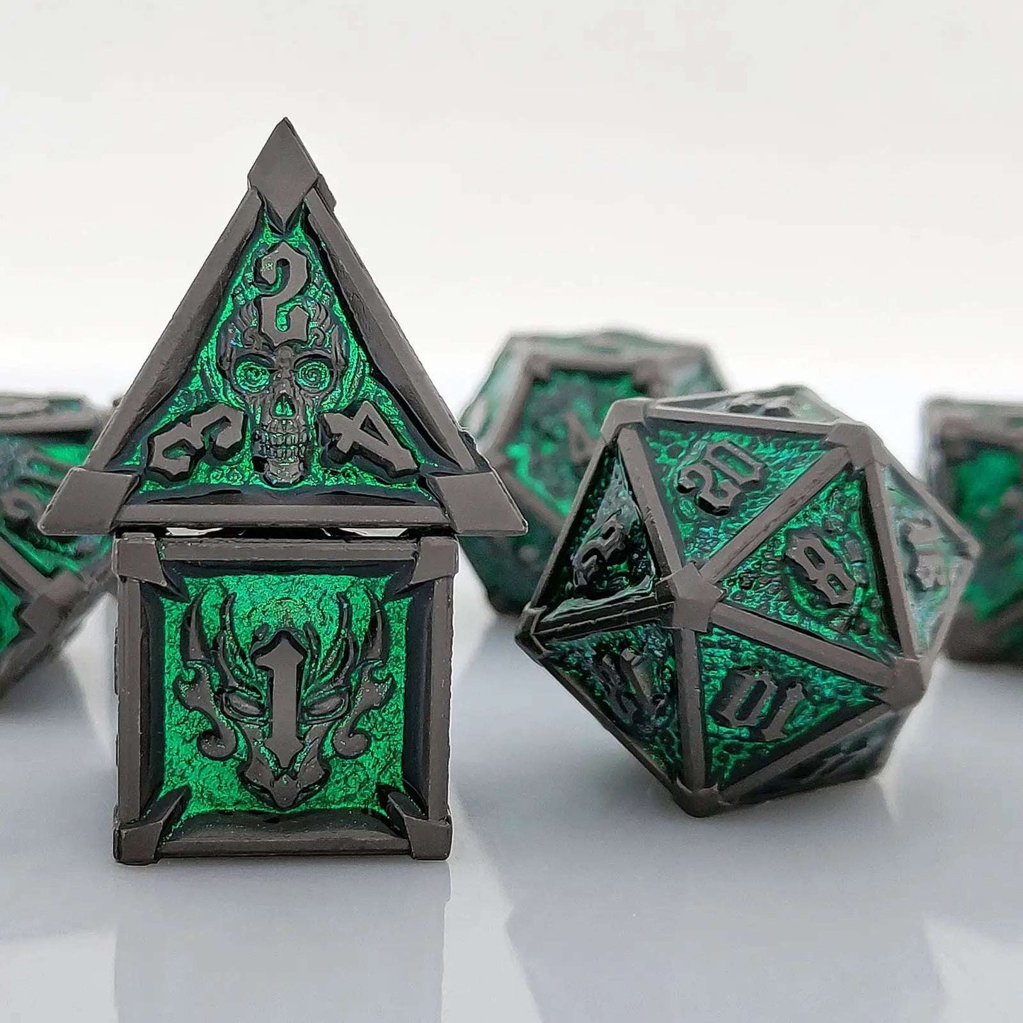 Gothic Mysticism - Star Corner Black Border Fluorescent Green Metal DND D4、D6、D20 - Dragon Head, Skull, Octopus | Bear Dice