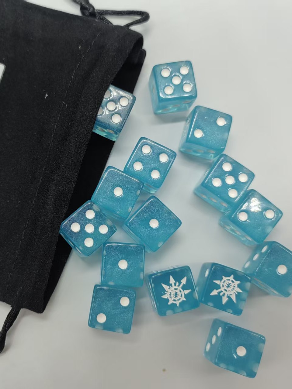 Warhammer 40K Chaos God Blue Transparent Acrylic D6 Dice