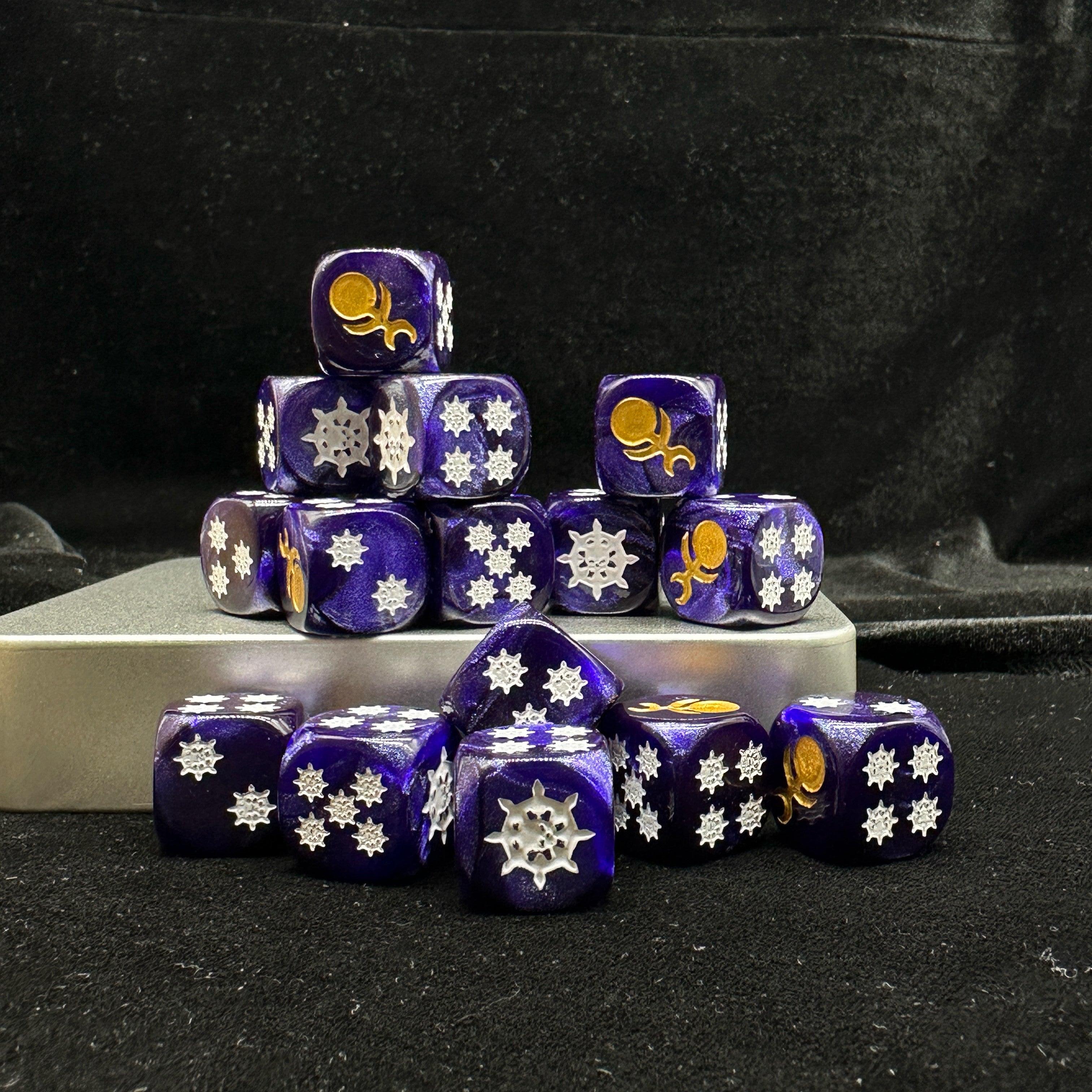 Warhammer 40K Slaanesh Hedonites Purple Swirl Pearlescent Acrylic D6 Dice