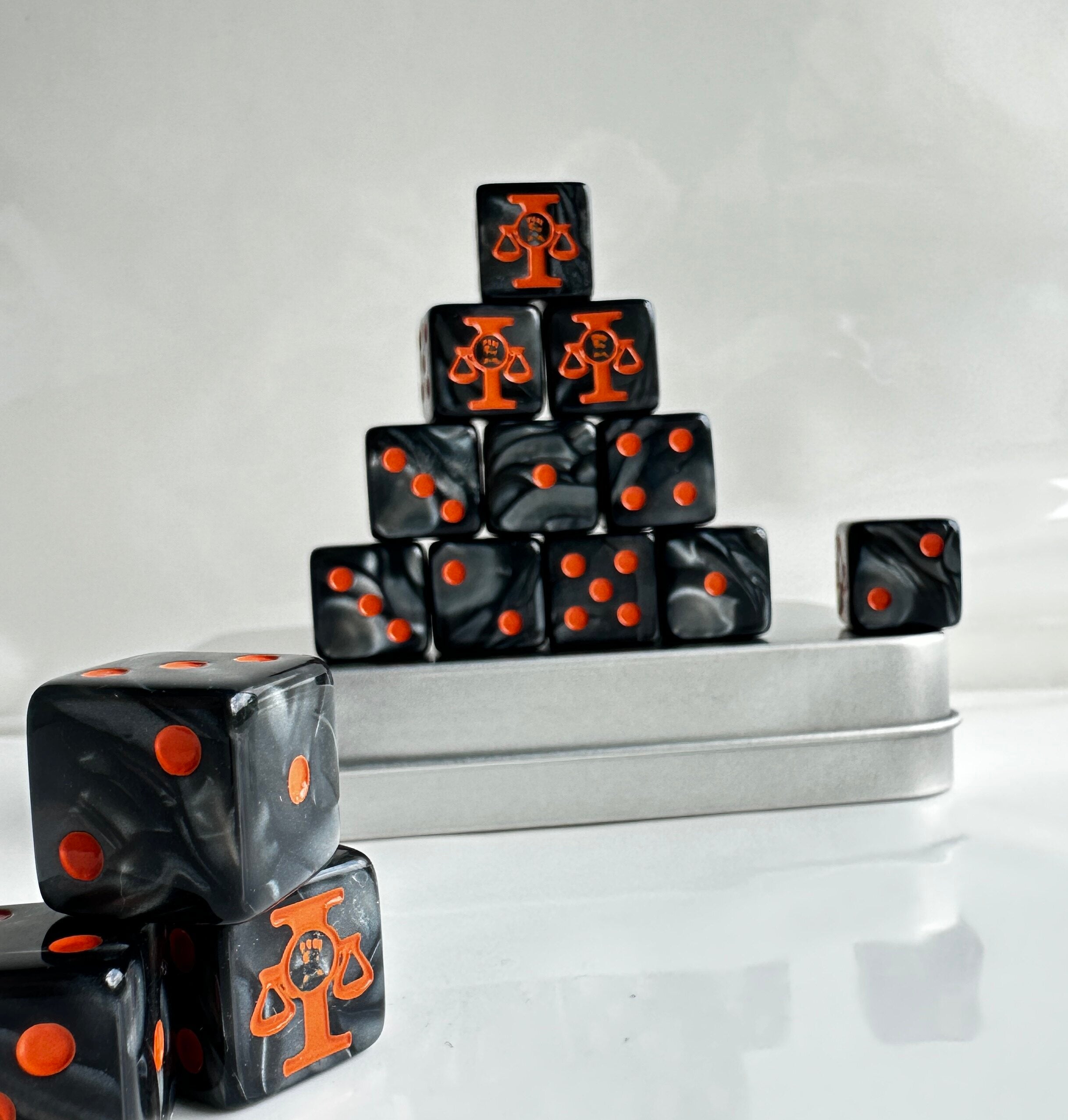 Warhammer 40K Adeptus Arbites Squad Black D6 Dice