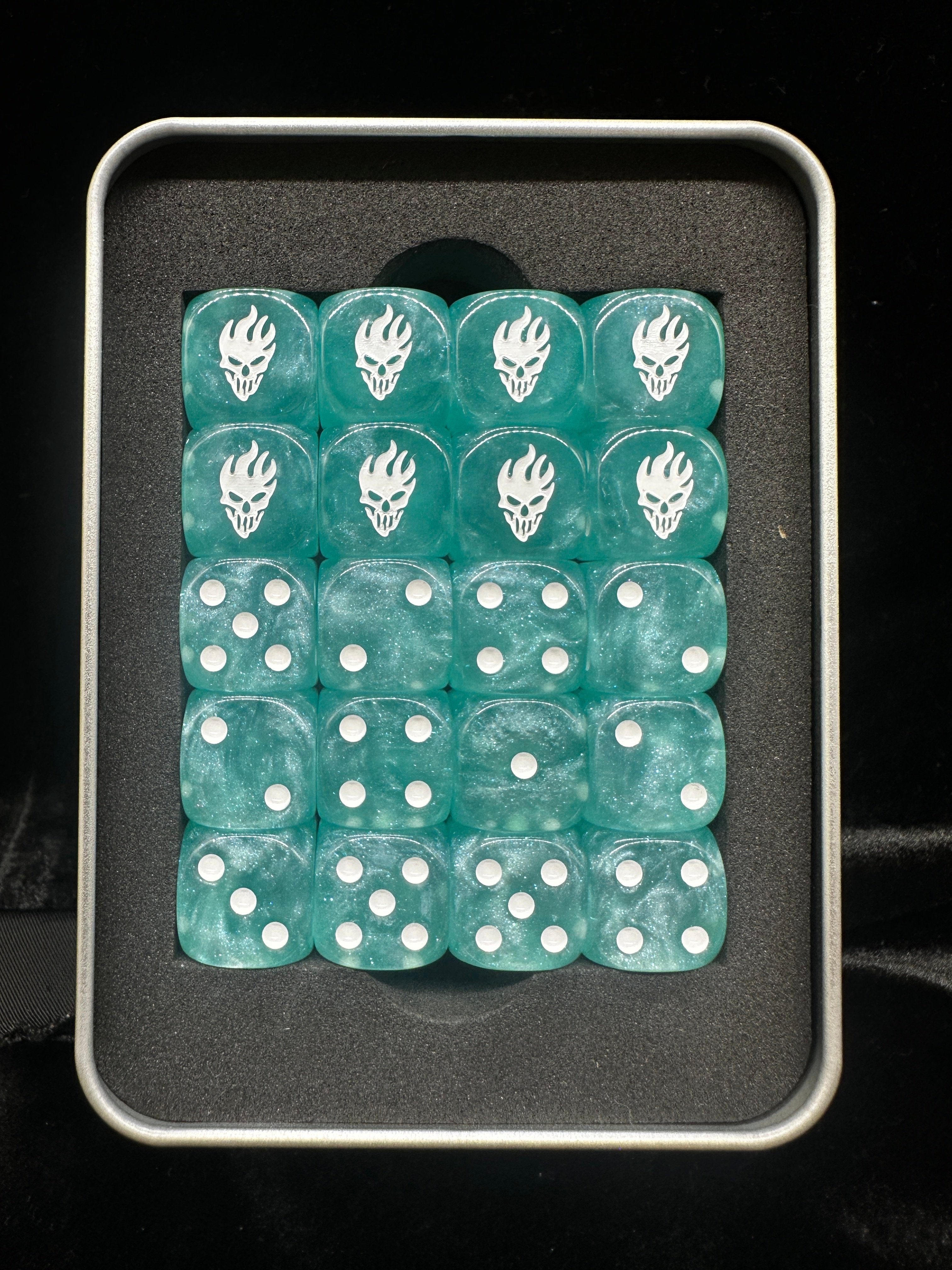 Warhammer 40K Night Lords Blue Glitter Acrylic D6 Dice