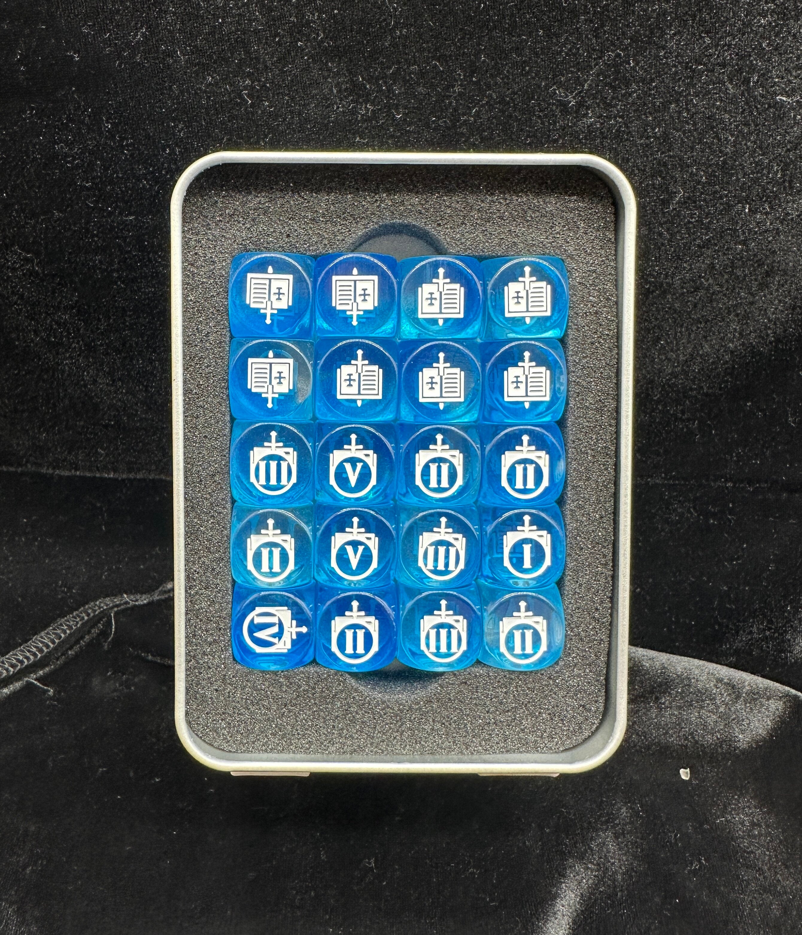 Warhammer 40k Grey Knights Blue Transparent Acrylic D6 Dice