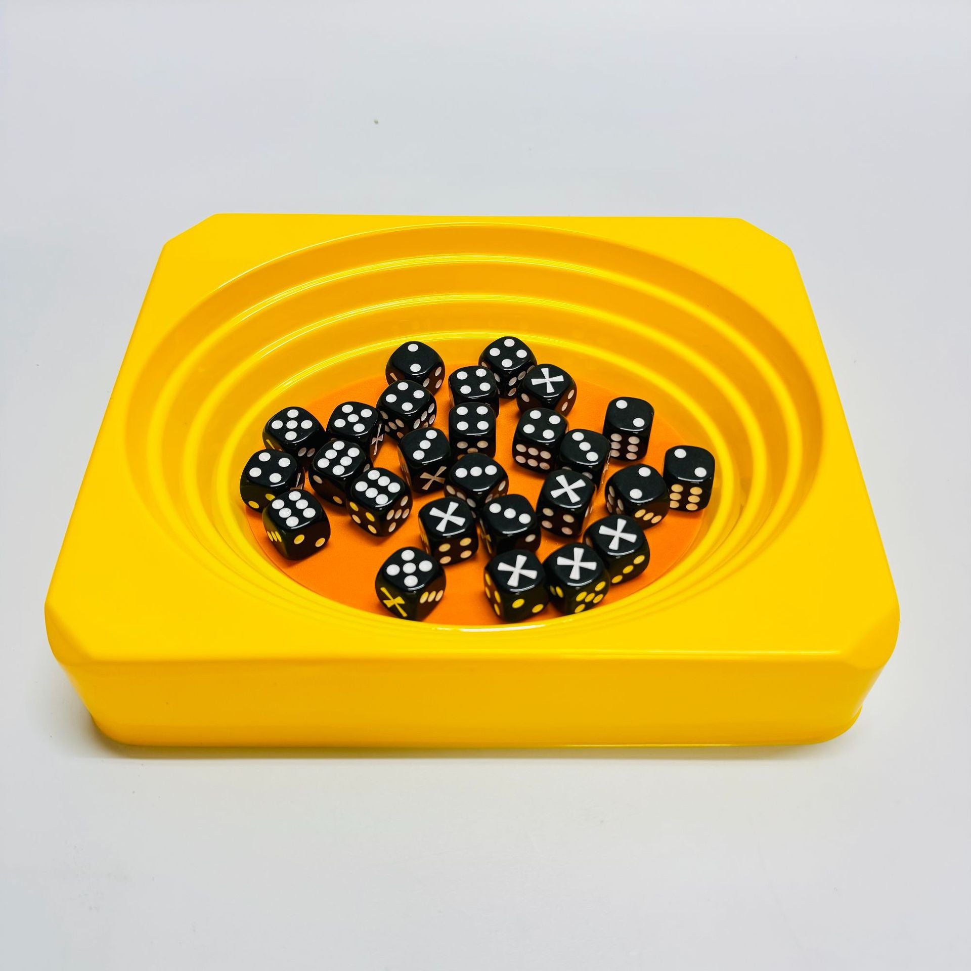 Cross-border STRIKE Ravensburg Strike—a brain game for children and adults, fun matching games