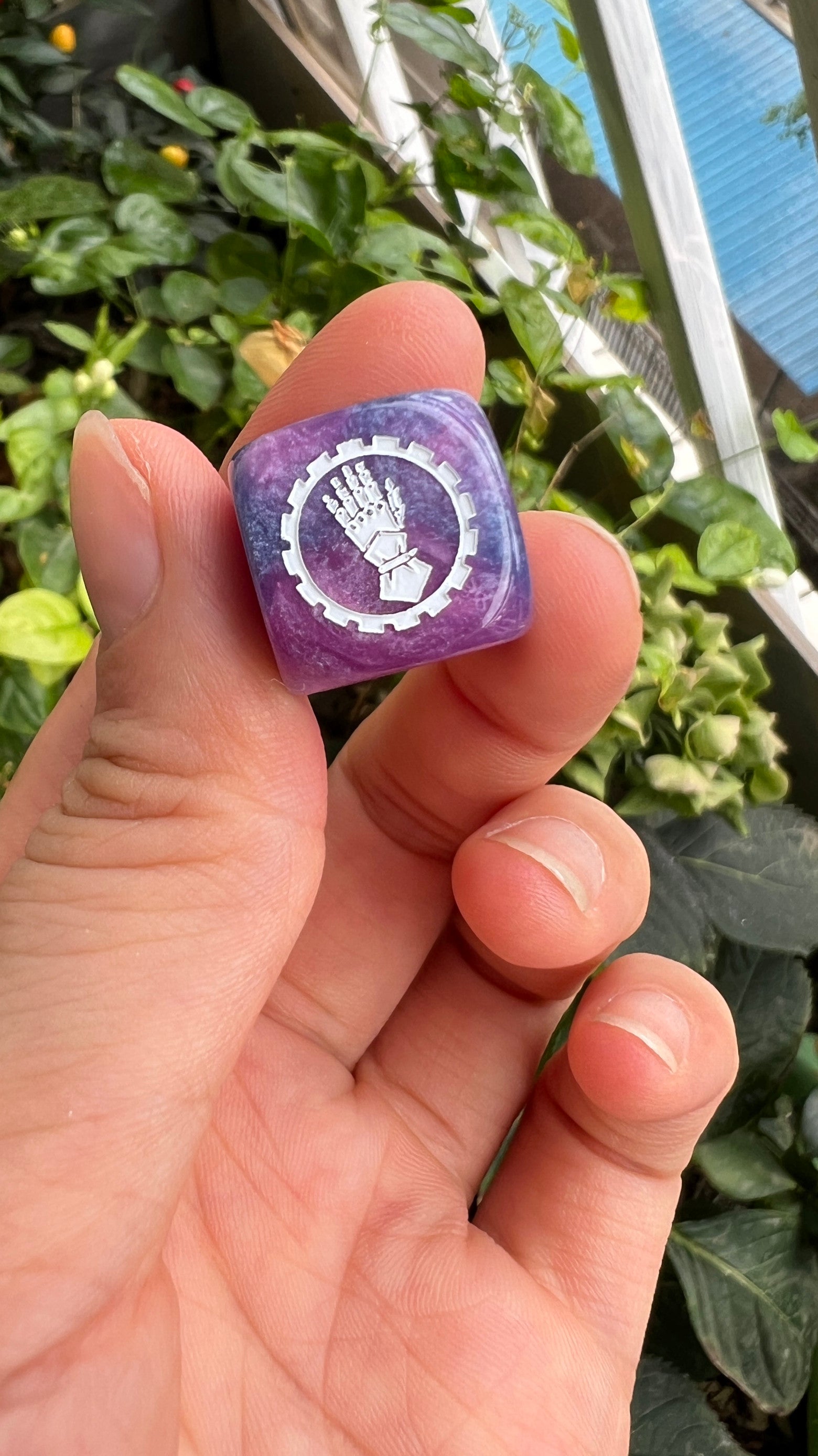 Warhammer 40k Iron Hands Purple Acrylic D6 Dice