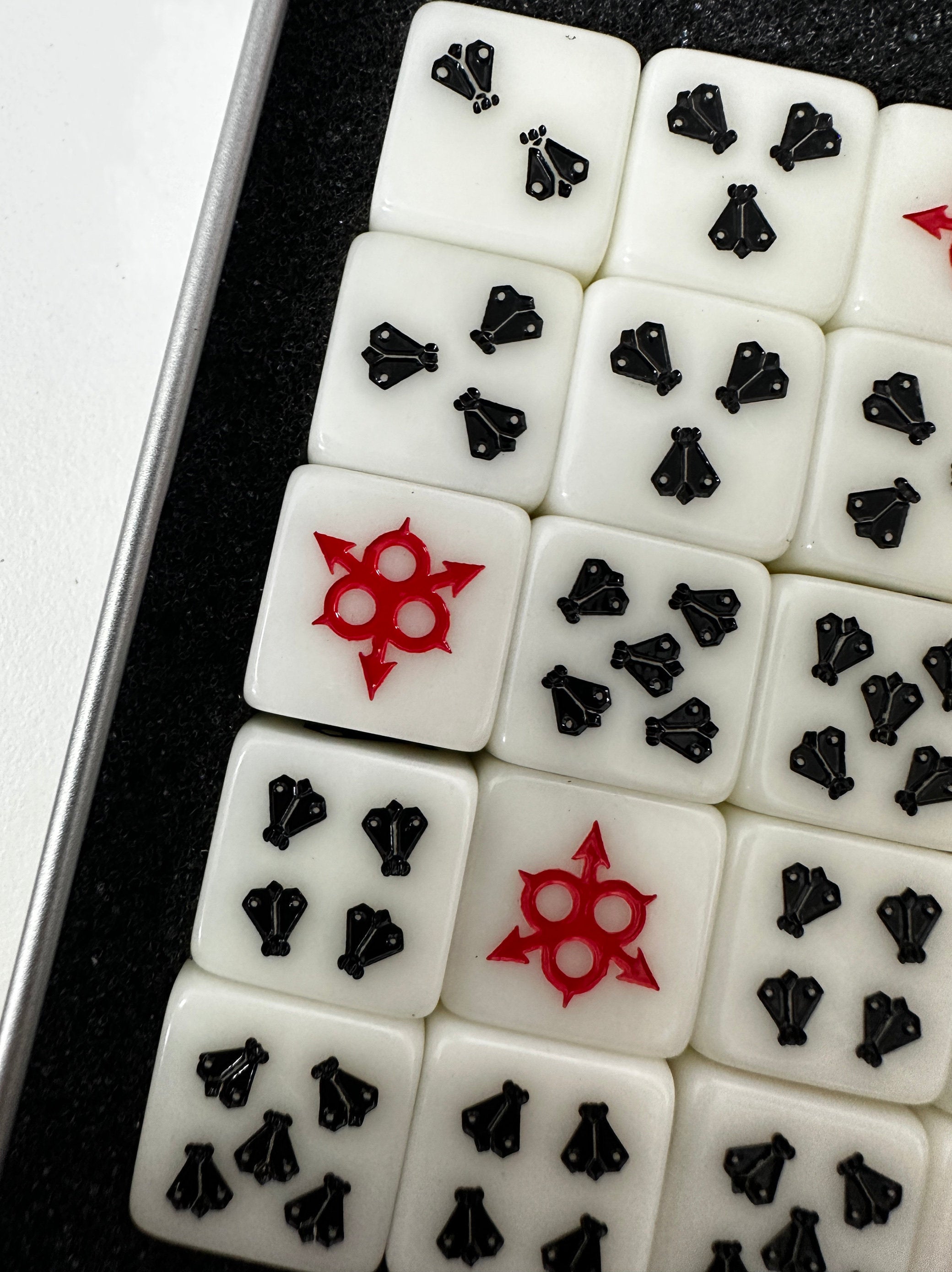 Warhammer 40k Chaos Faction Nurgle White D6 Dice