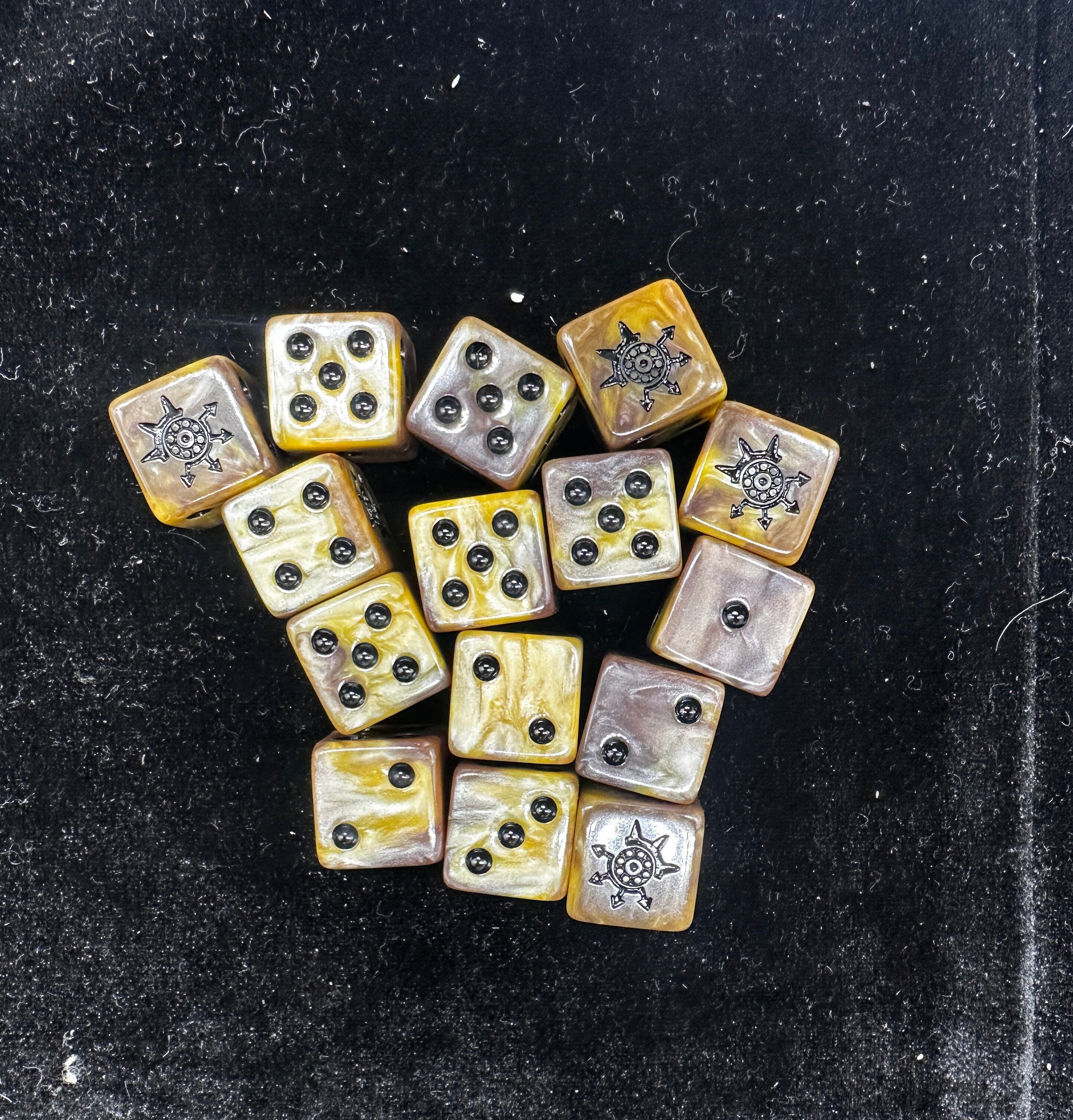 Warhammer 40K Vashtorr the Arkifane Acrylic D6 Dice