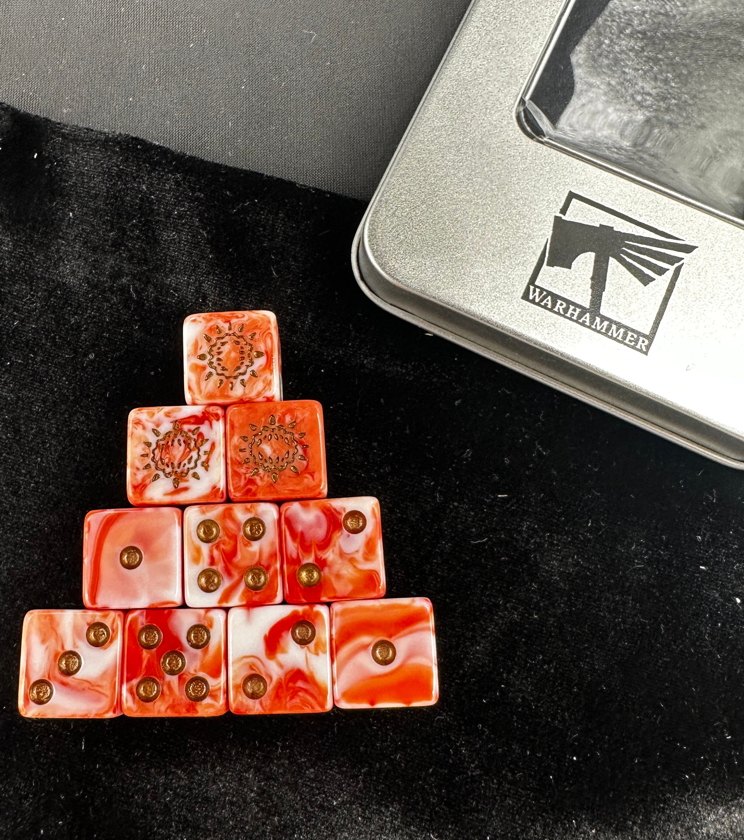 Warhammer 40K World Eaters Red & White Swirl Acrylic D6 Dice