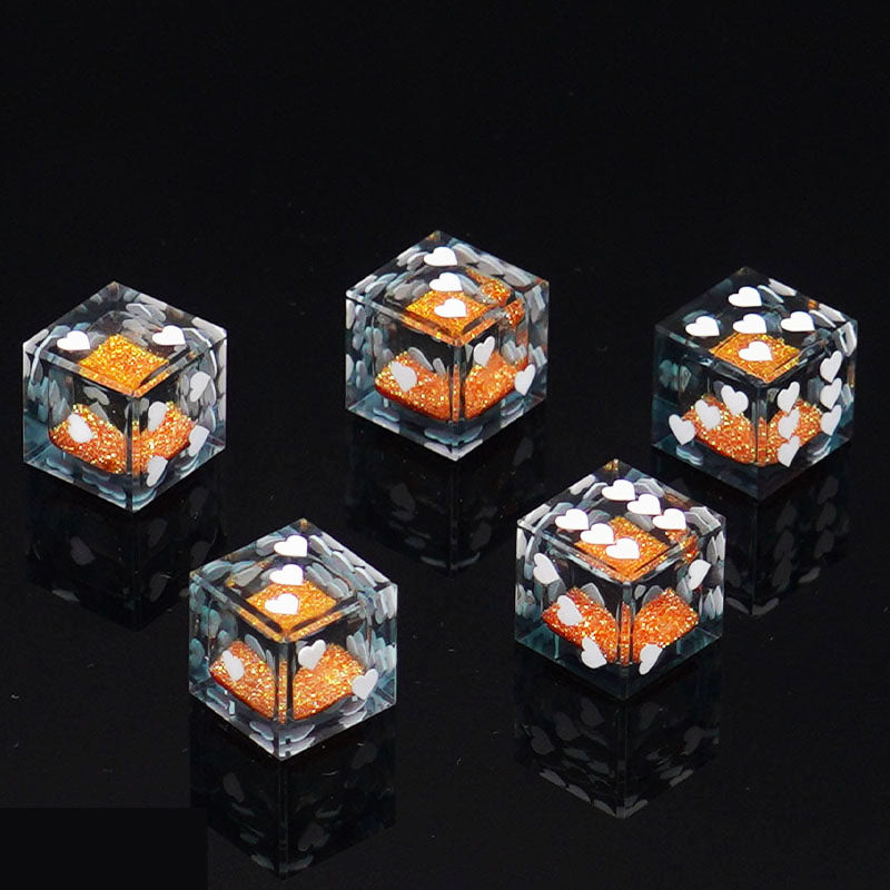 D6 Heart Pip Quicksand Dice – Premium Resin Glitter Dice for DND & TTRPG 18mm | Bear Dice