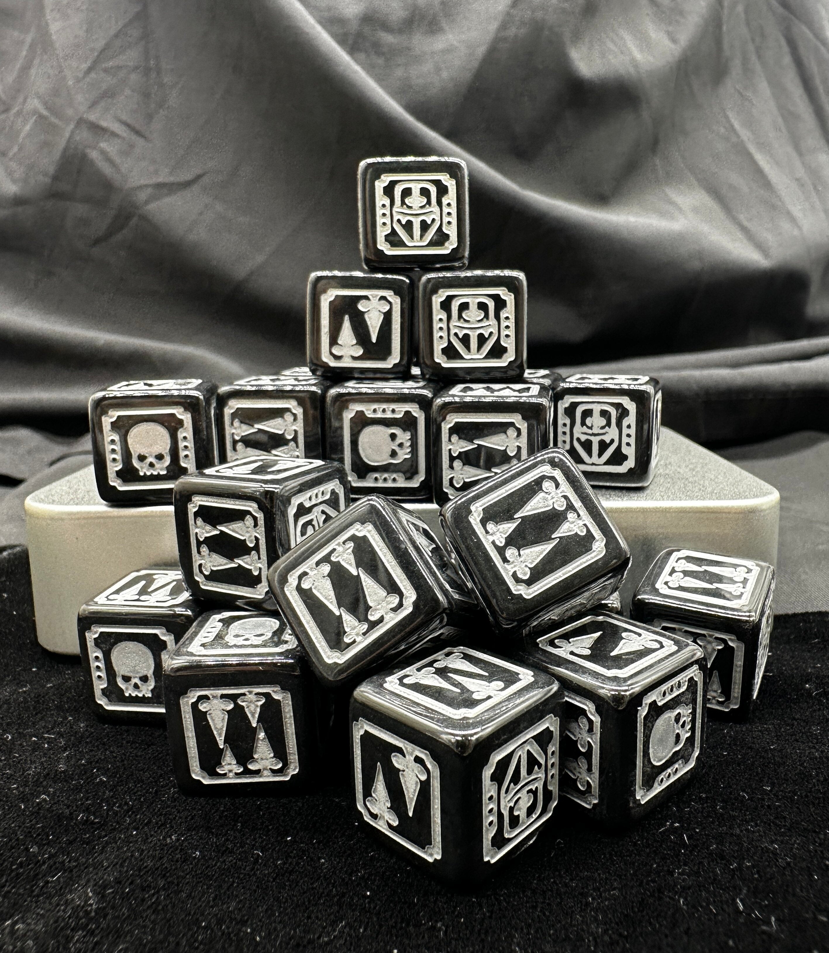 Warhammer 40K Imperial Knights Black Acrylic D6 Dice