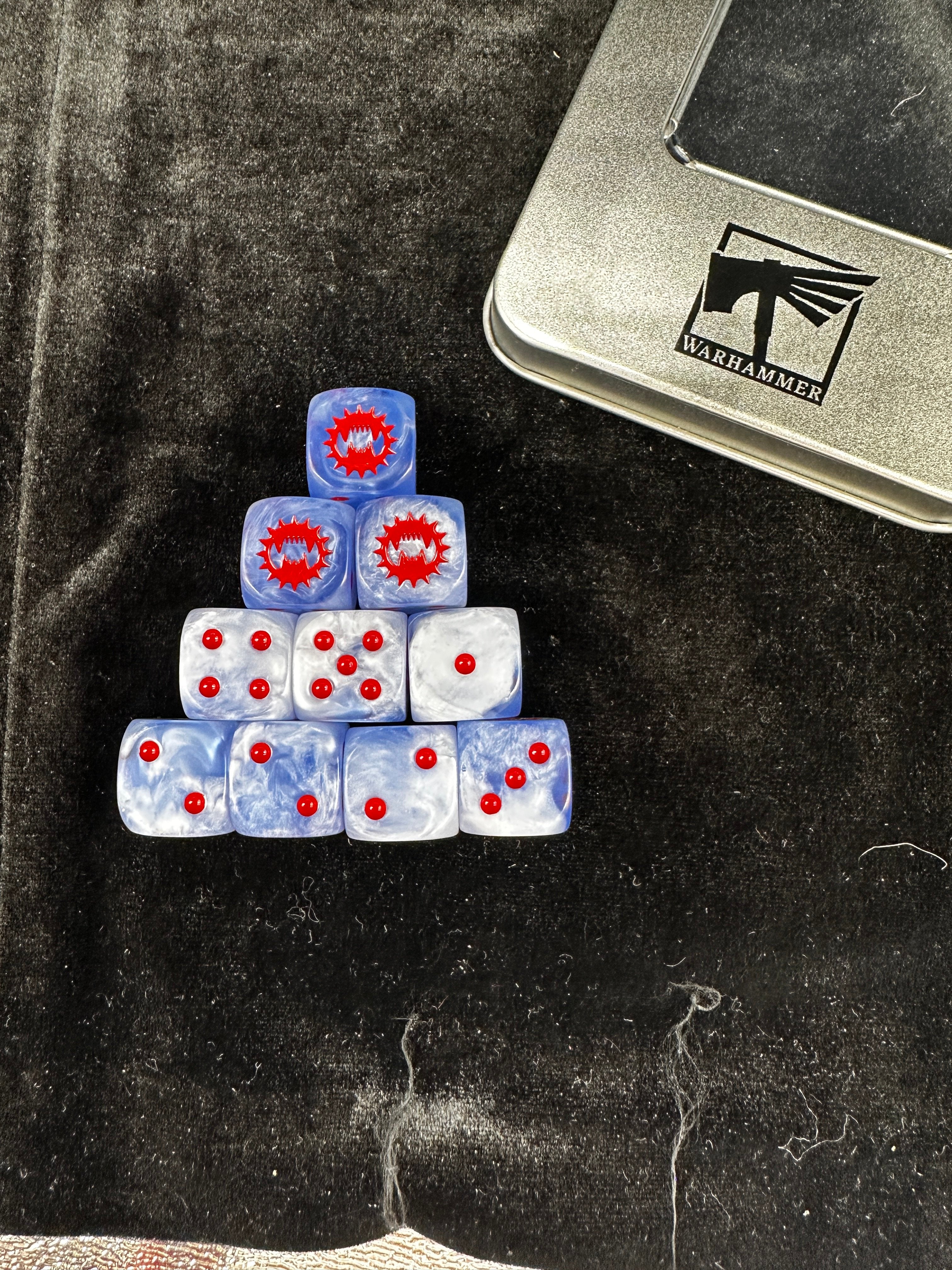 Warhammer 40k World Eaters Khorne Blue & White Swirl Acrylic D6 Dice