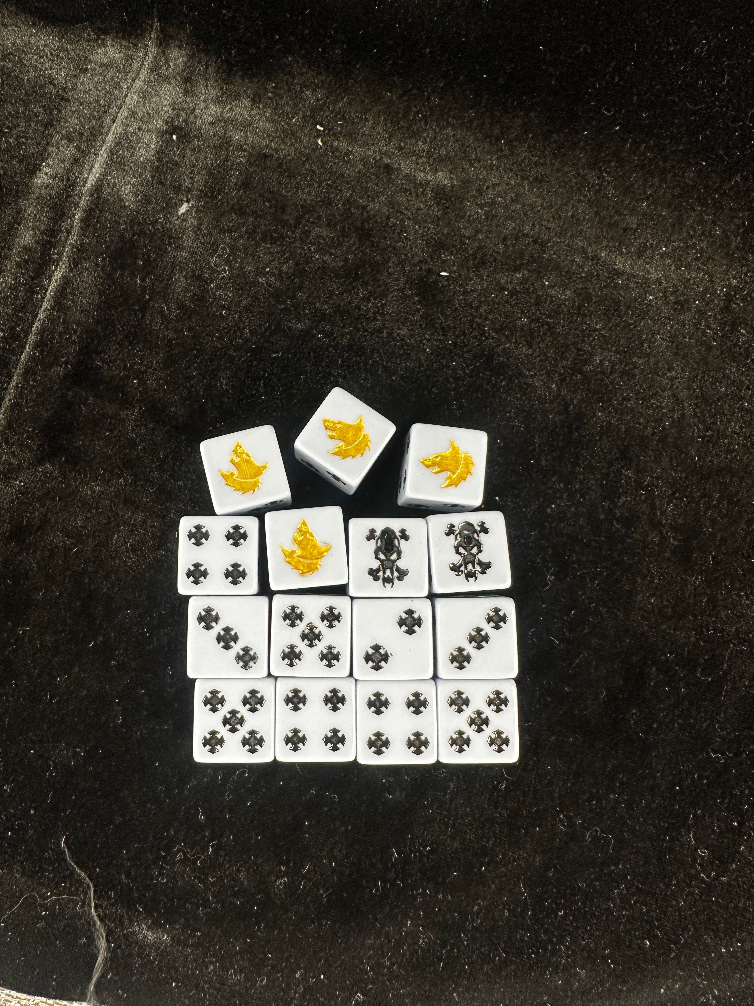 Space Wolves Wolf Head Dice – Warhammer 40K White Acrylic D6 Set with Iron Cross Pips