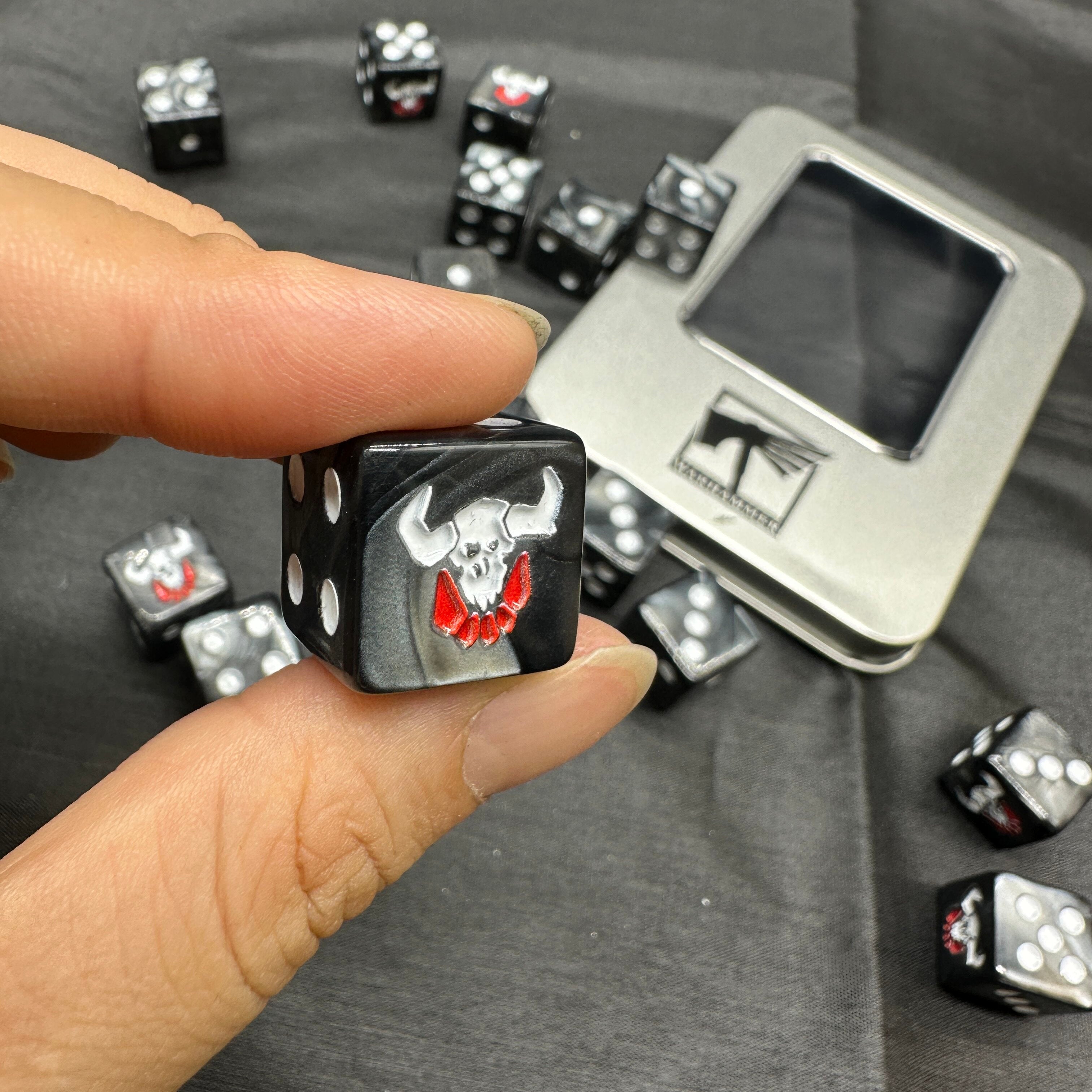 Warhammer 40K Ghazghkull Black Swirl Acrylic D6 Dice