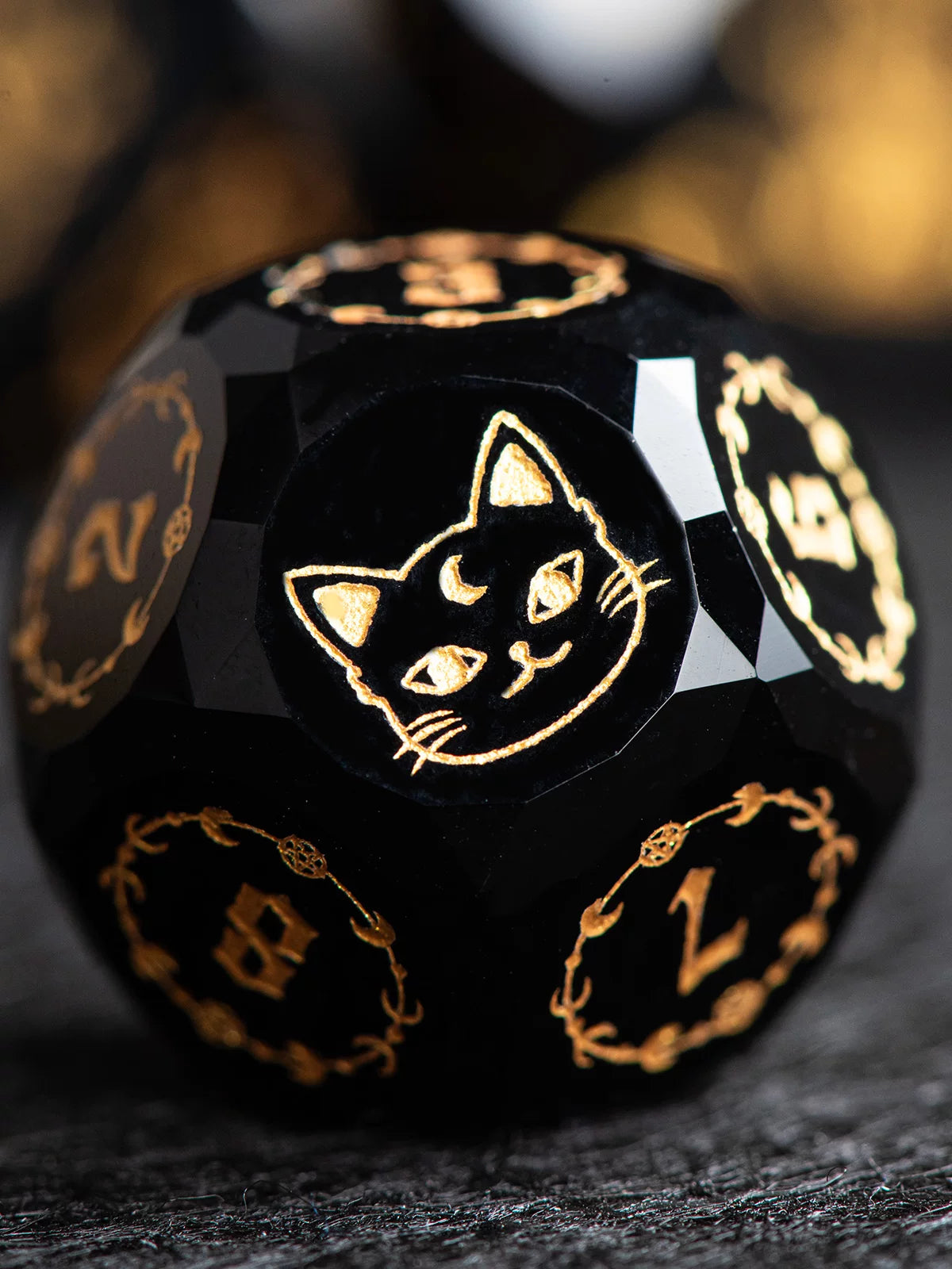 Multi-faceted obsidian Dnd natural stone multi-faceted dice COC running group color dragon and dungeon board game cat picture