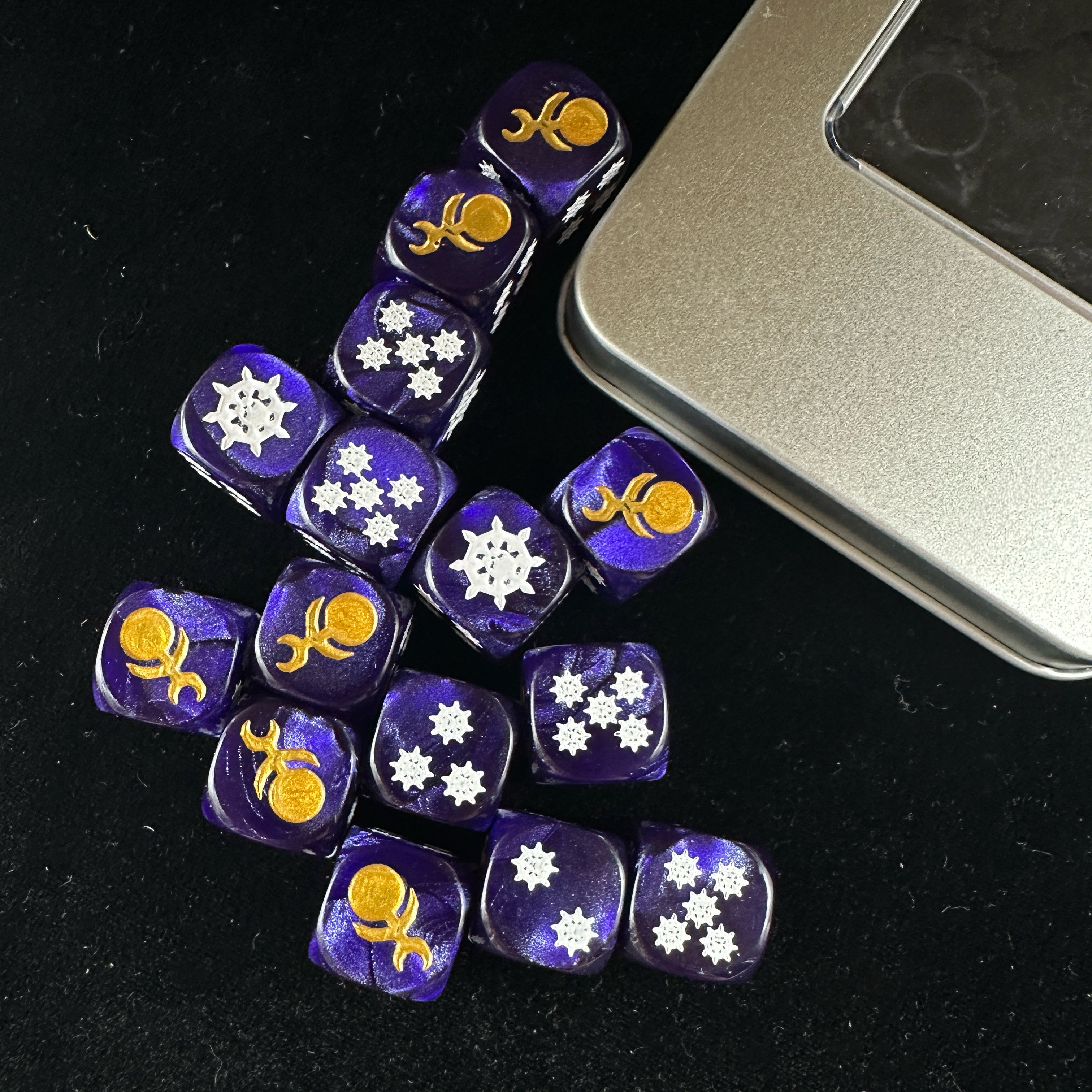 Warhammer 40K Slaanesh Hedonites Purple Swirl Pearlescent Acrylic D6 Dice