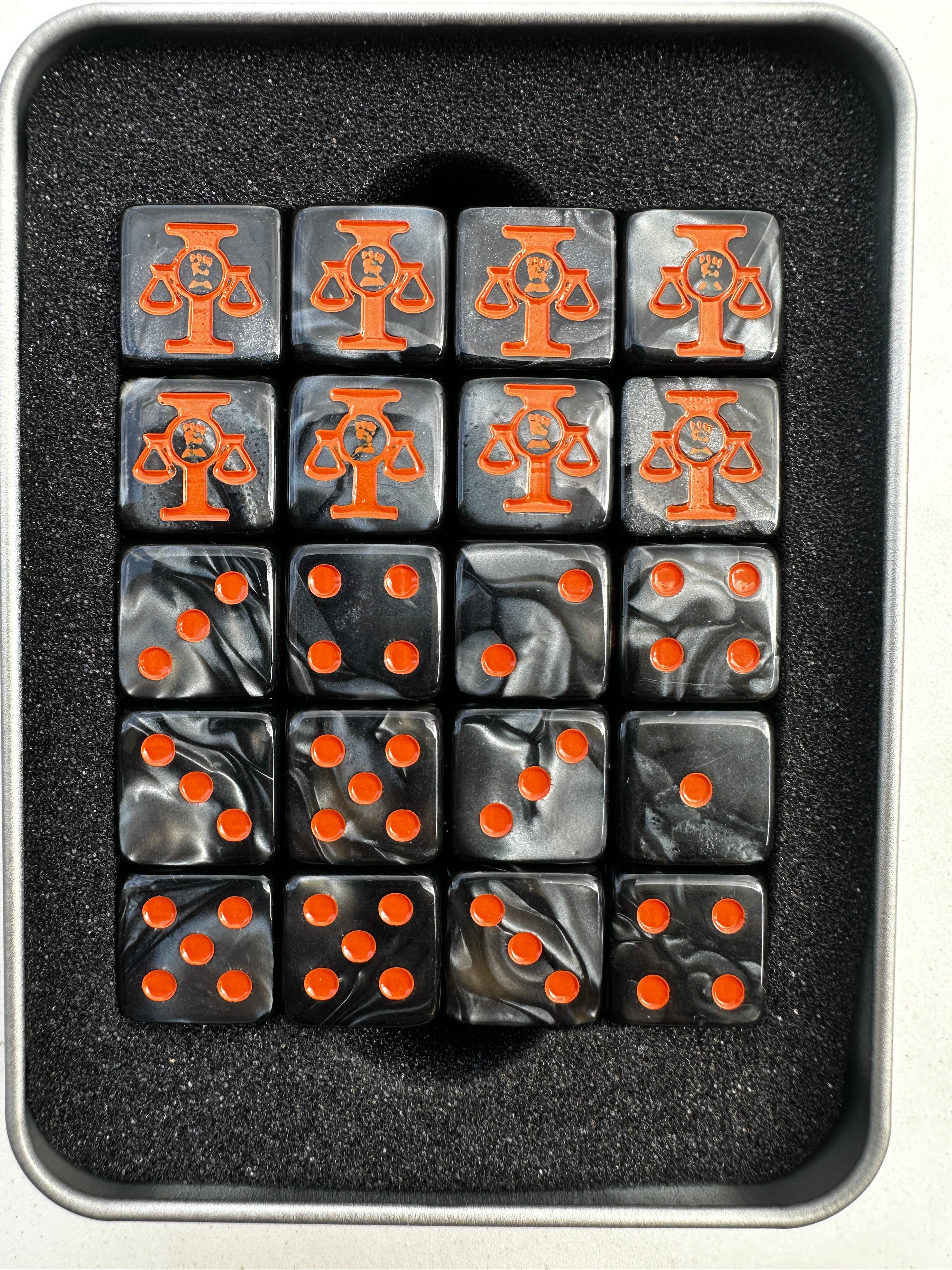 Warhammer 40K Adeptus Arbites Squad Black D6 Dice