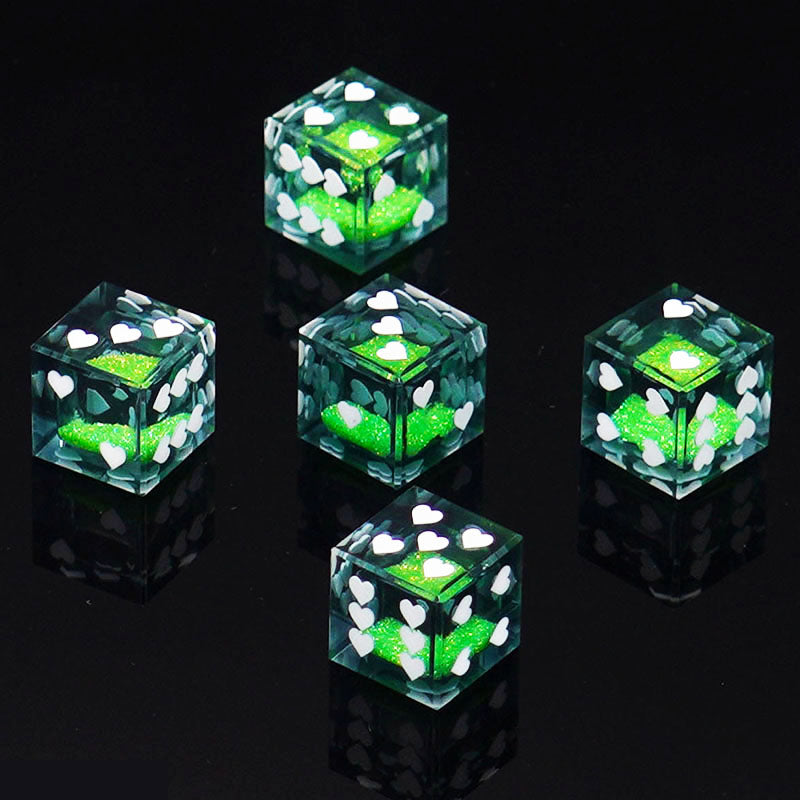 D6 Heart Pip Quicksand Dice – Premium Resin Glitter Dice for DND & TTRPG 18mm | Bear Dice