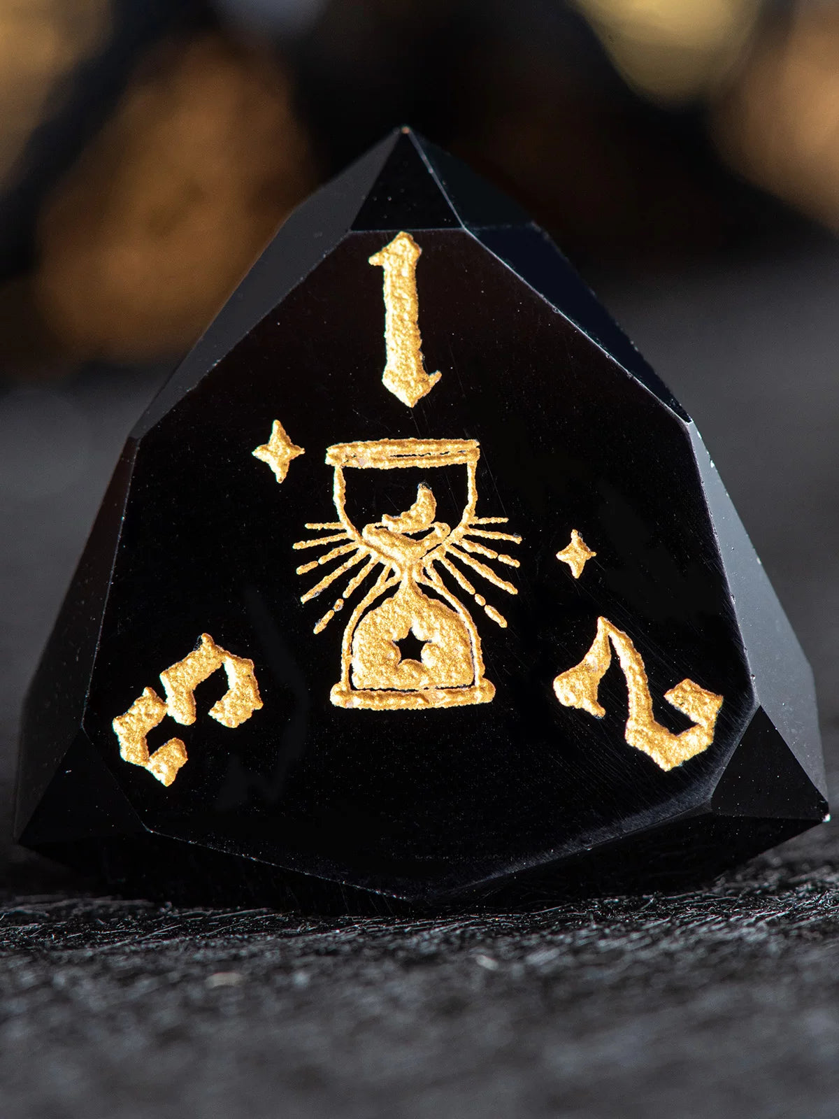 Multi-faceted obsidian Dnd natural stone multi-faceted dice COC running group color dragon and dungeon board game cat picture
