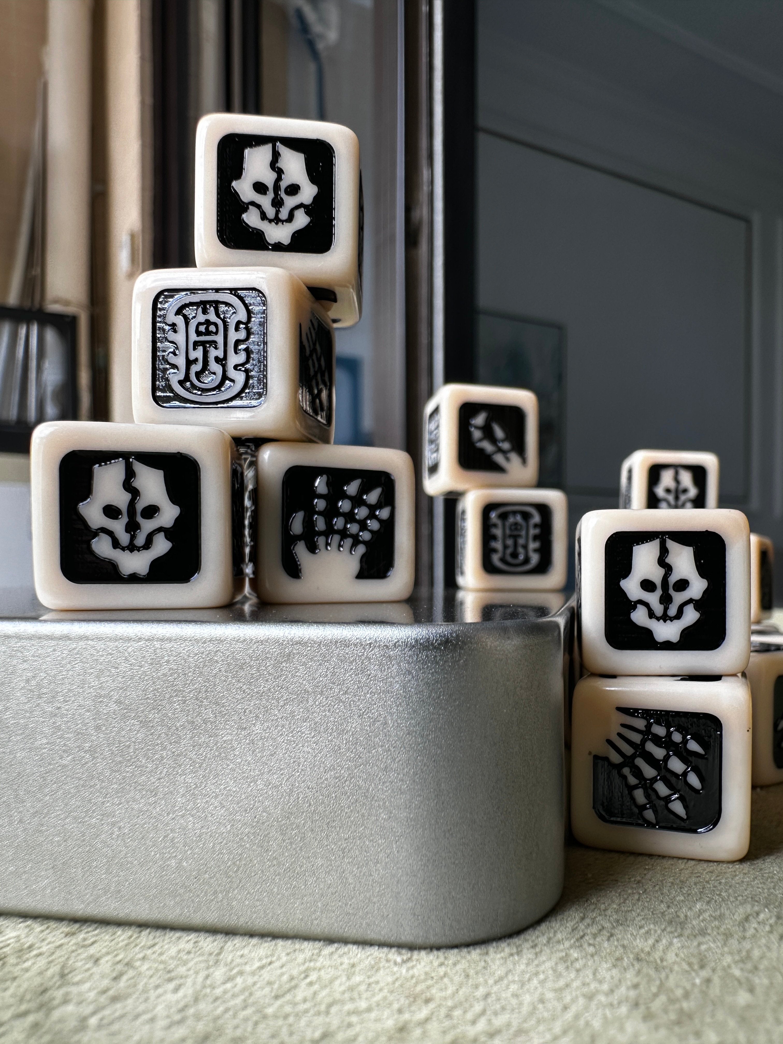 Warhammer 40K Ossiarch Bonereapers White Acrylic D6 Dice