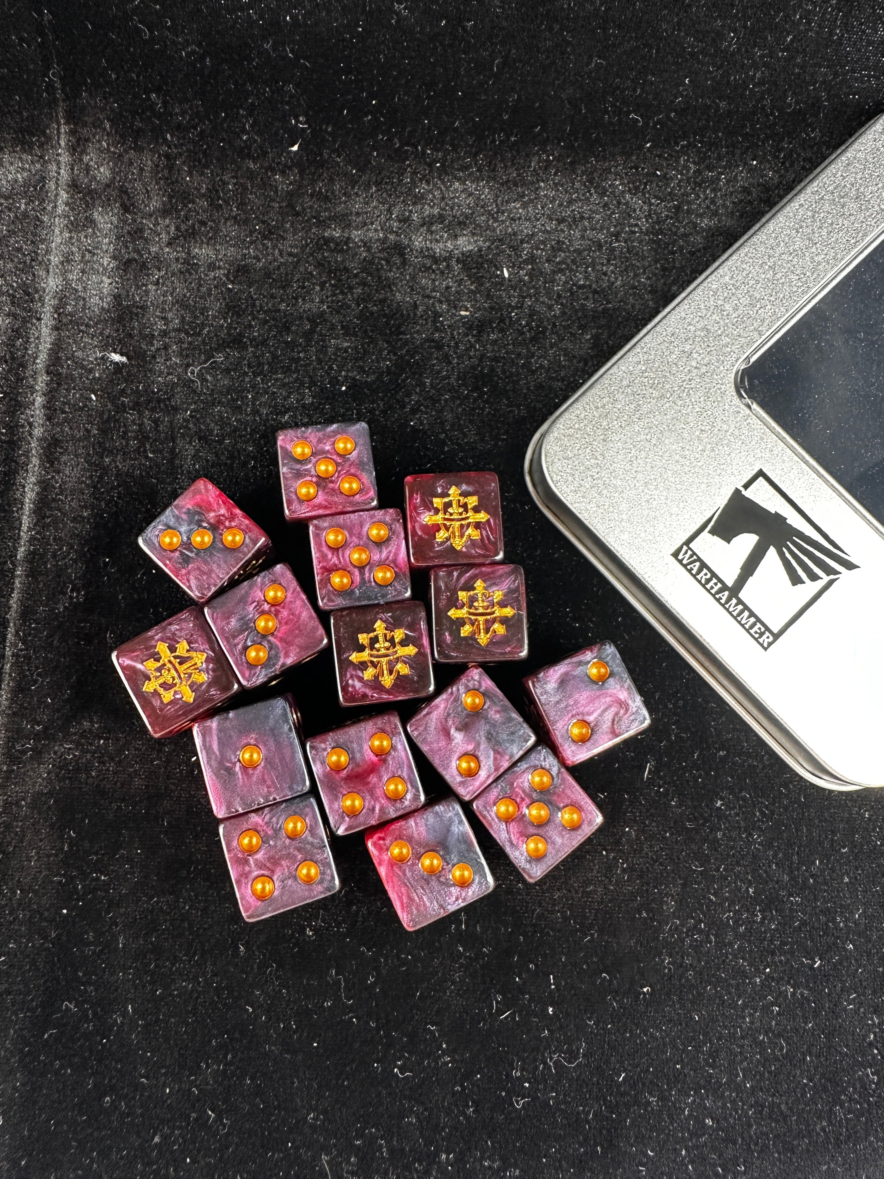 Warhammer 40K Chaos Titan/Knight Black & Red Swirl Acrylic D6 Dice