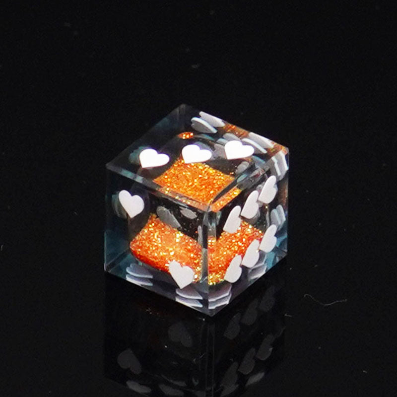 D6 Heart Pip Quicksand Dice – Premium Resin Glitter Dice for DND & TTRPG 18mm | Bear Dice