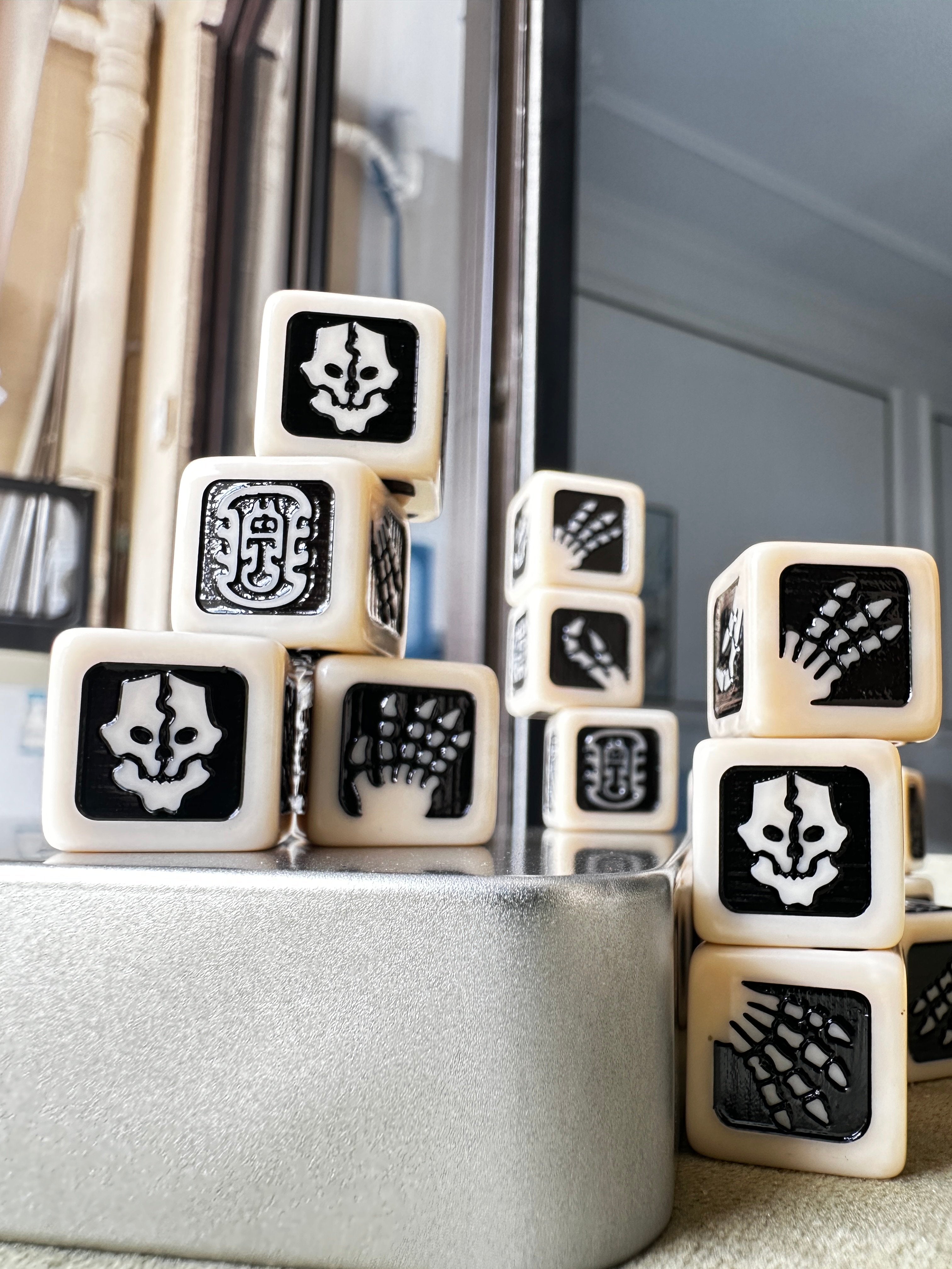 Warhammer 40K Ossiarch Bonereapers White Acrylic D6 Dice