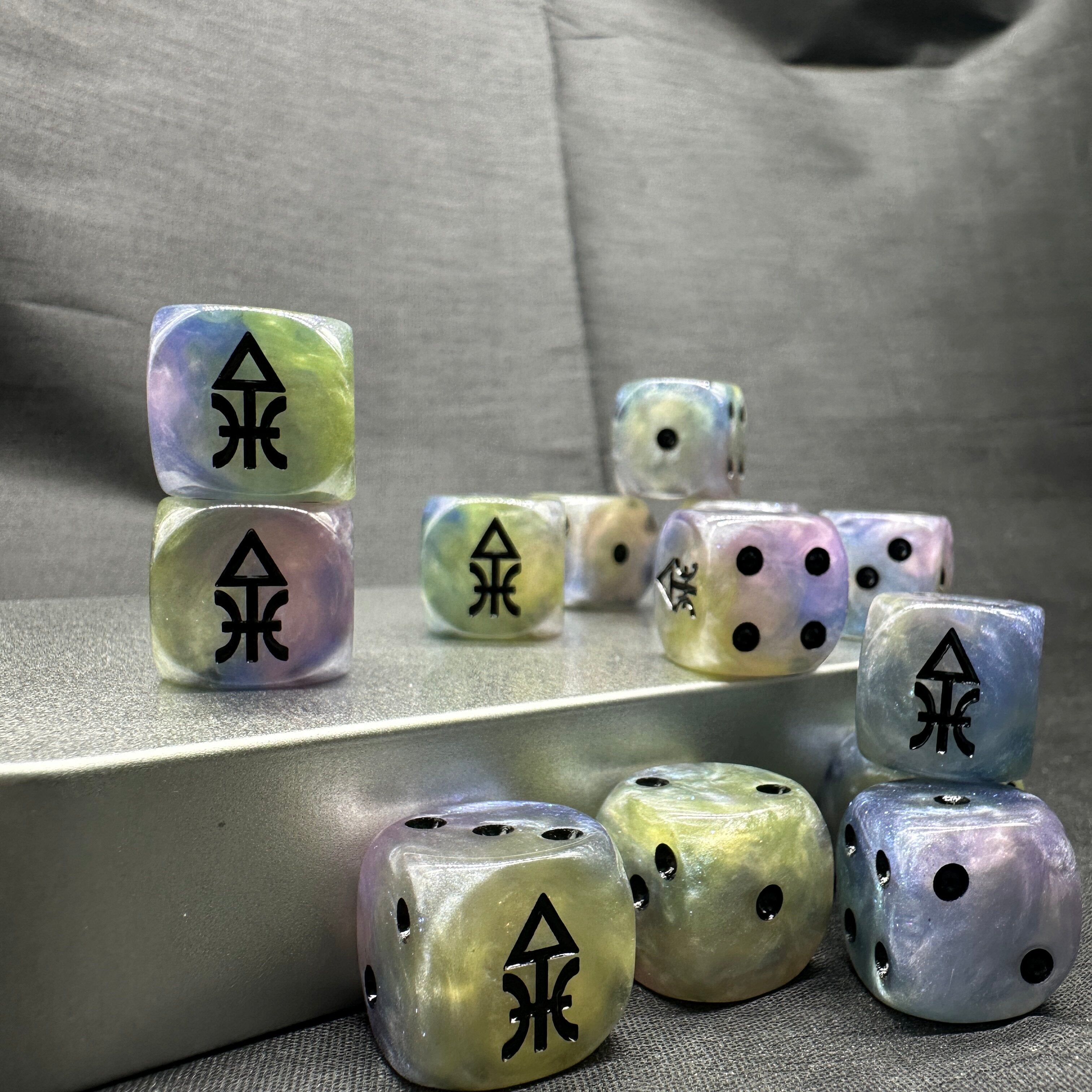 Warhammer 40k colored dice Aida Ling Clan dice Warhammer dice Warhammer dice Aida Ling Clan dice