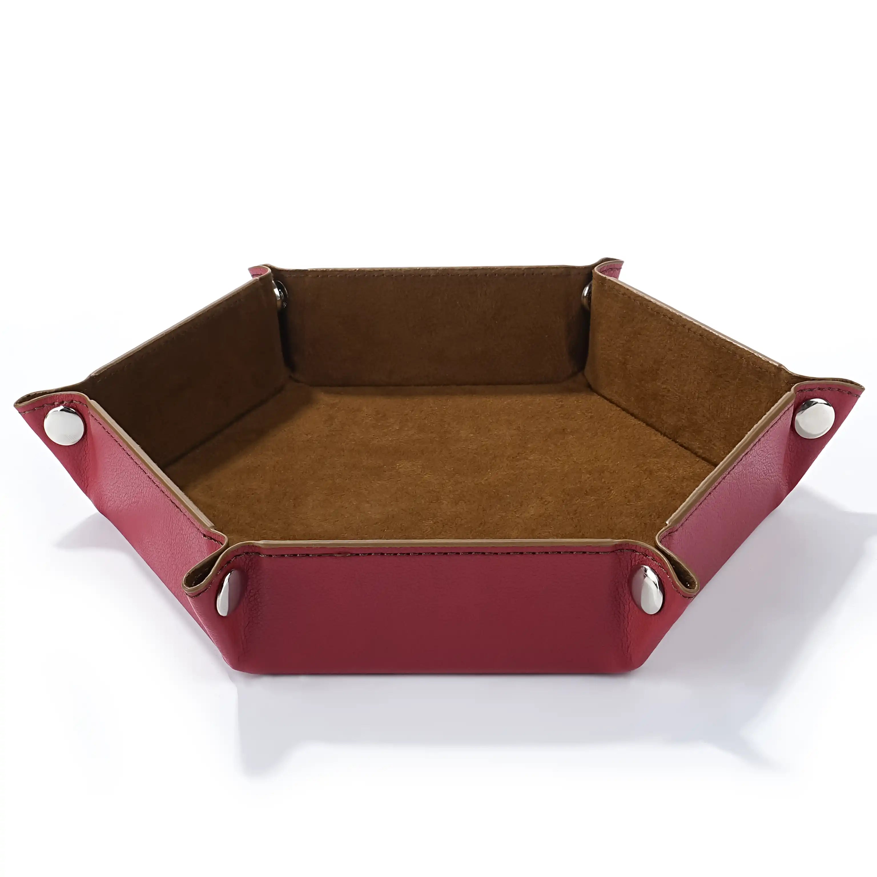 Snap-on dice tray, PU leather outer layer and suede lining structure display | Bear Dice