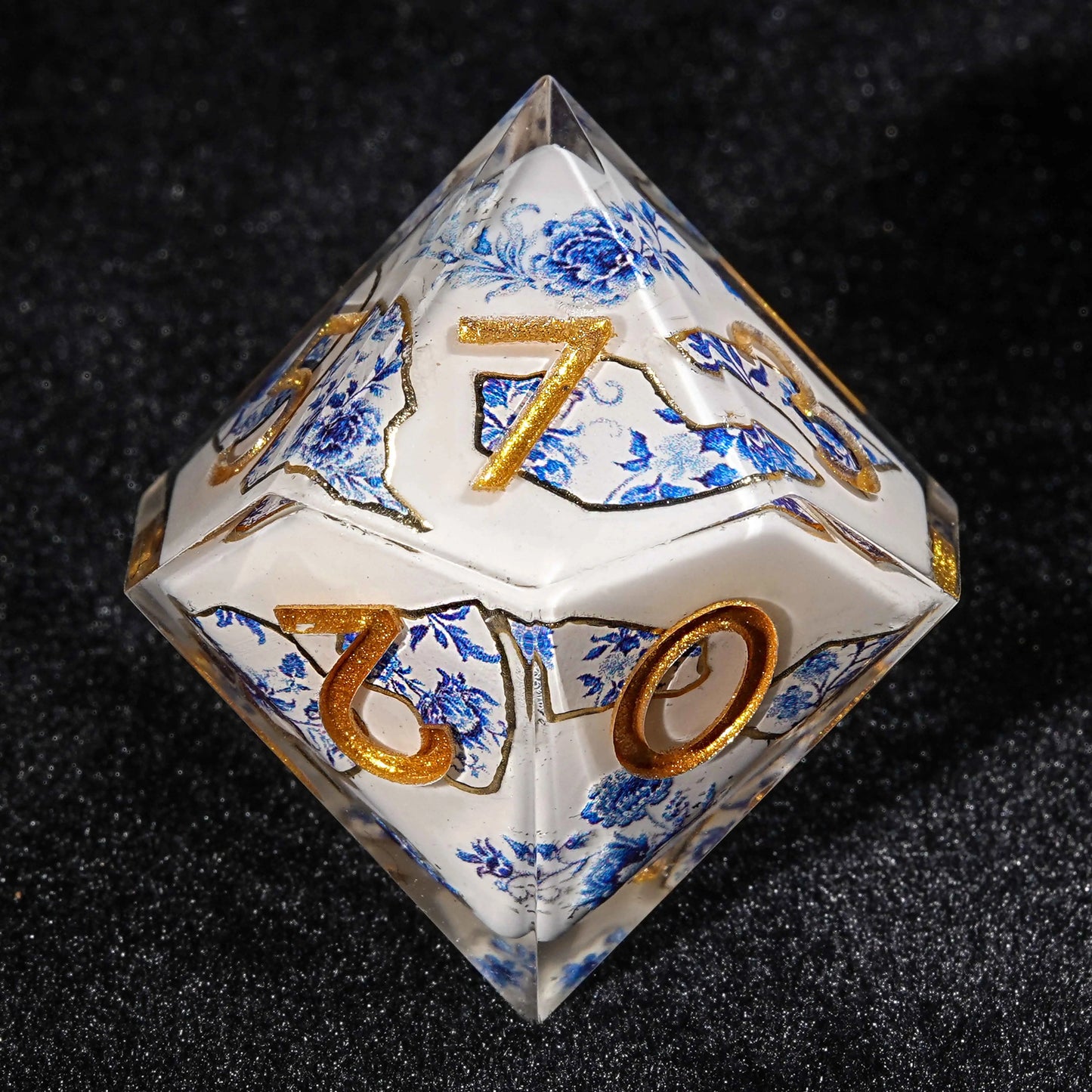 Oriental Country - Blue and white porcelain resin d10 dice | Bear Dice