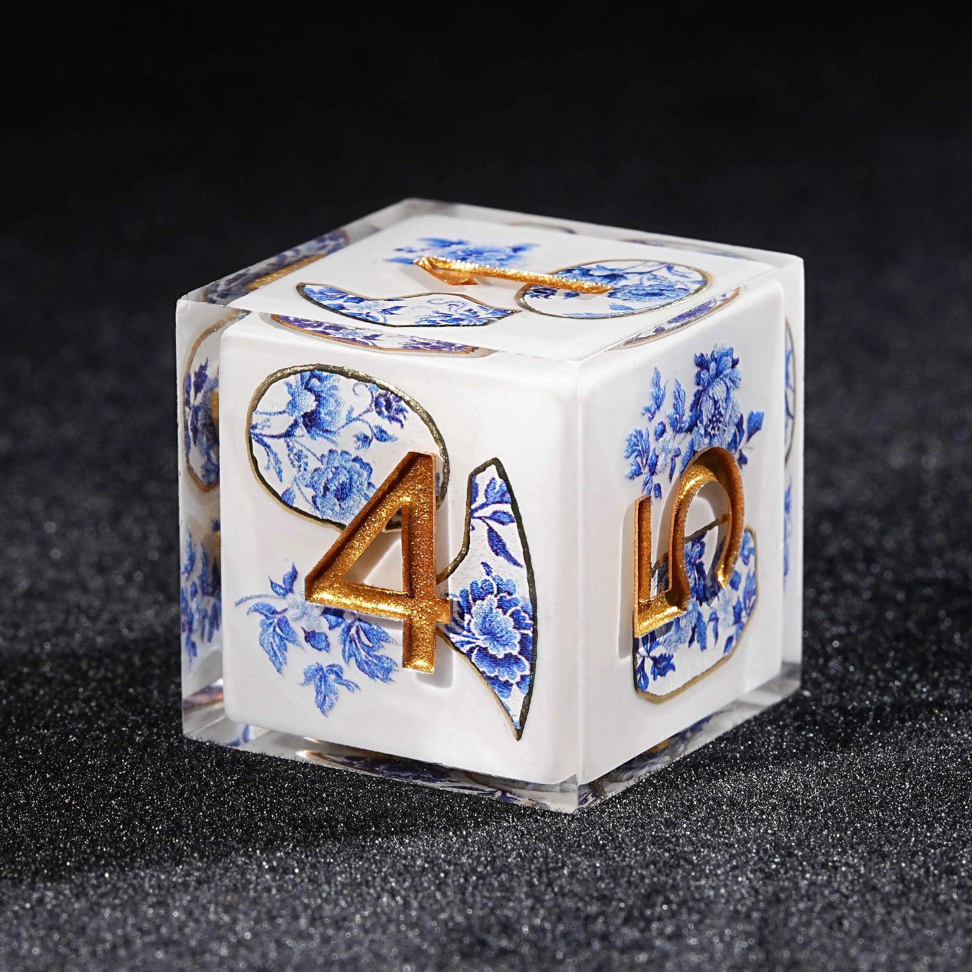 Oriental Country - Blue and white porcelain resin d6 dice | Bear Dice