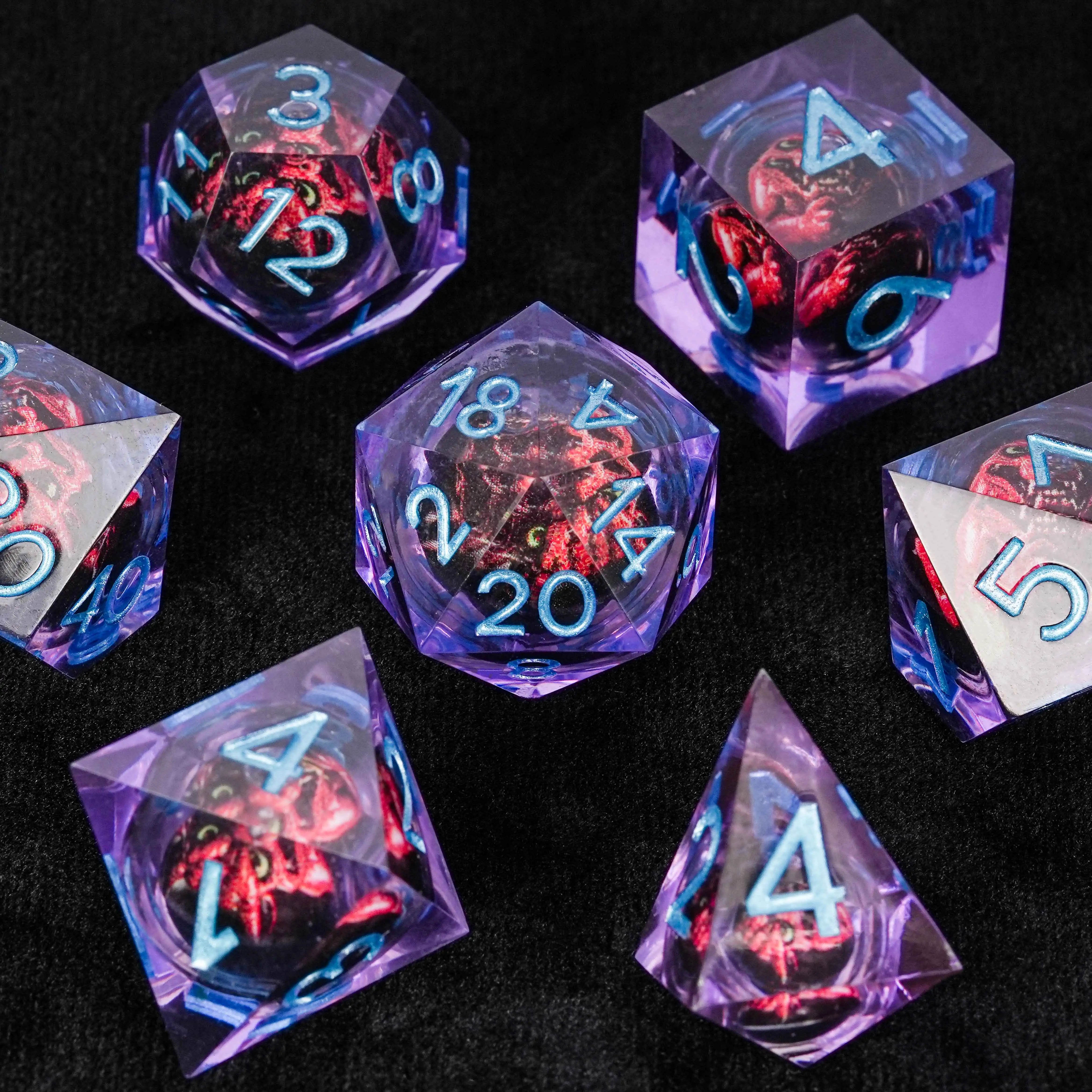 Purple resin dice set with sharp edges Quicksand fang monster | Bear Dice
