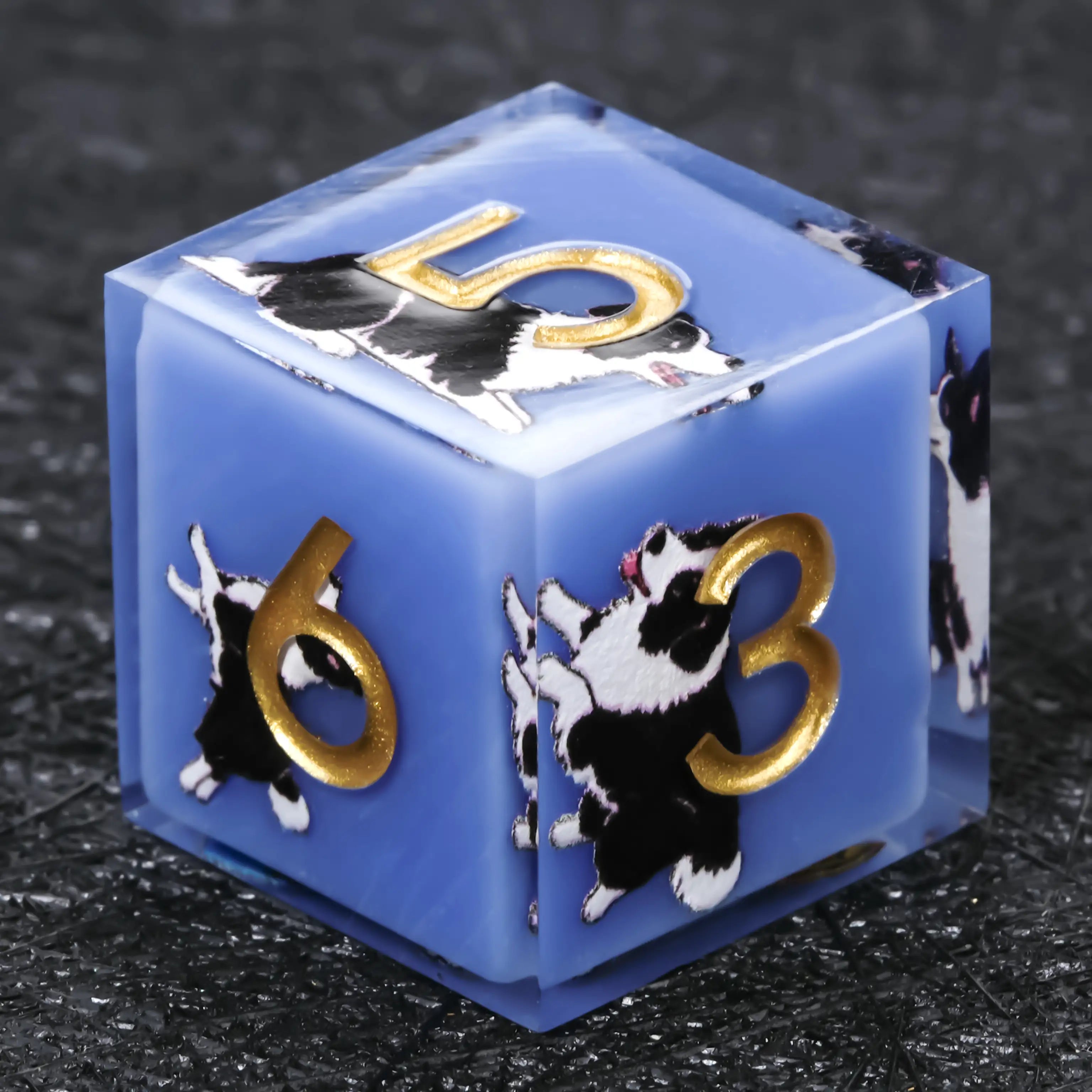 Kickstarter Dice – Sharp-Edged Blue Resin Border Collie DND D6 Dice with Gold Numbers | Bear Dice