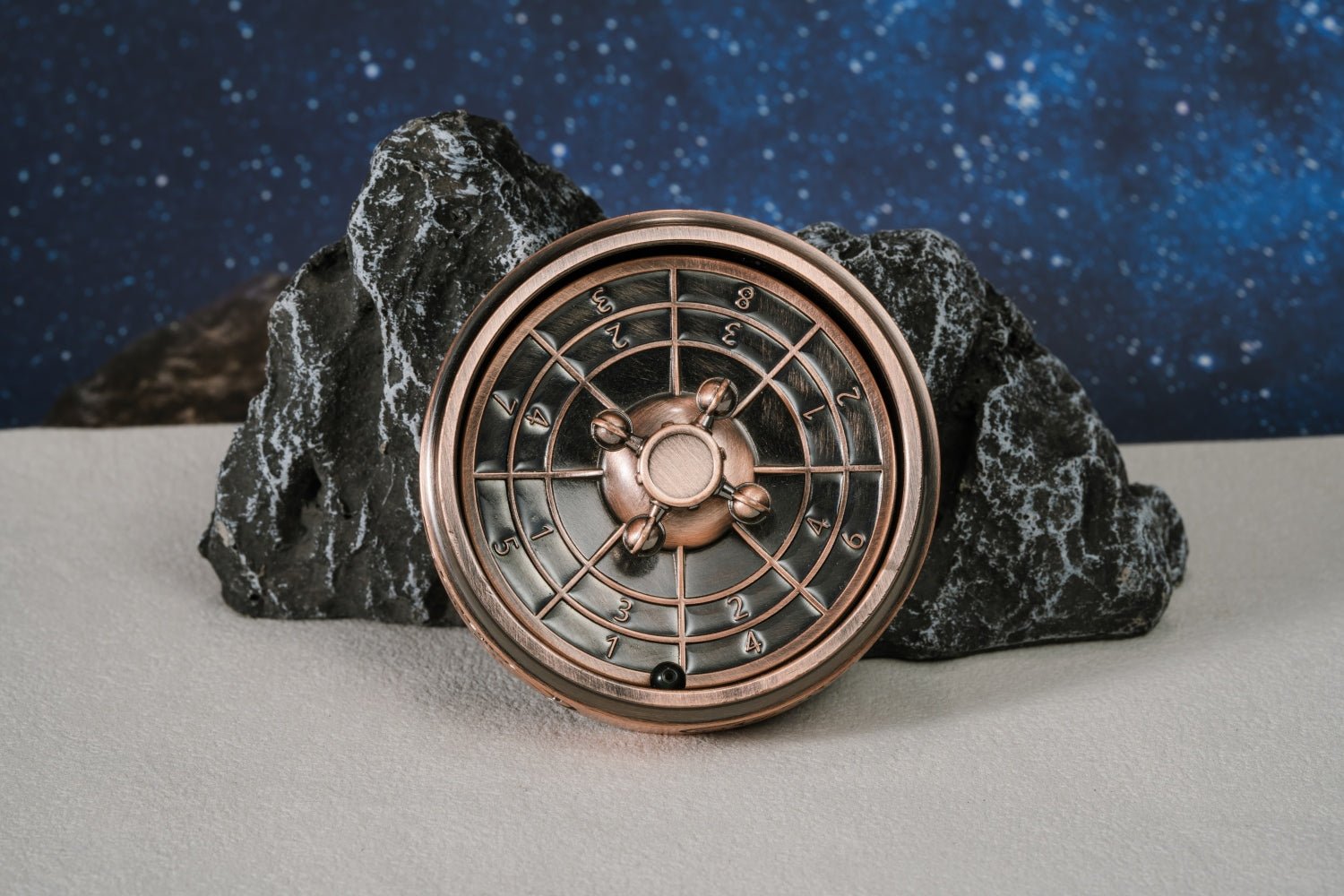 Dice Spinner — Multi - Functional Metal Wheel of Fortune DND Dice Spinner - Bear Dice