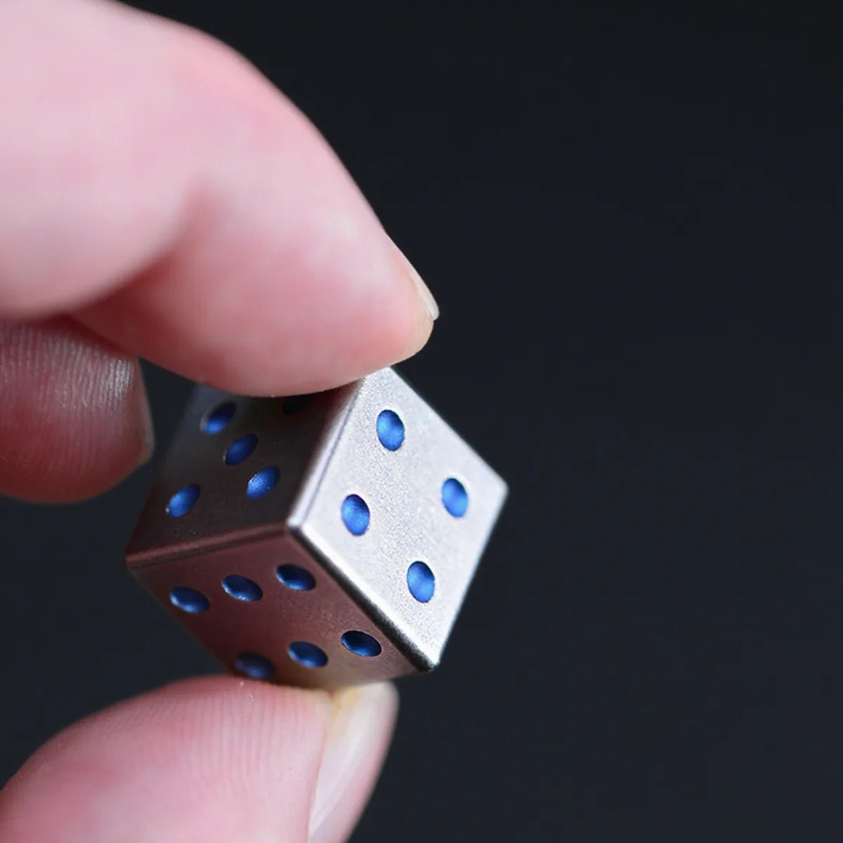 DND dice titanium alloy solid D6 dice creative table game dice - Bear Dice