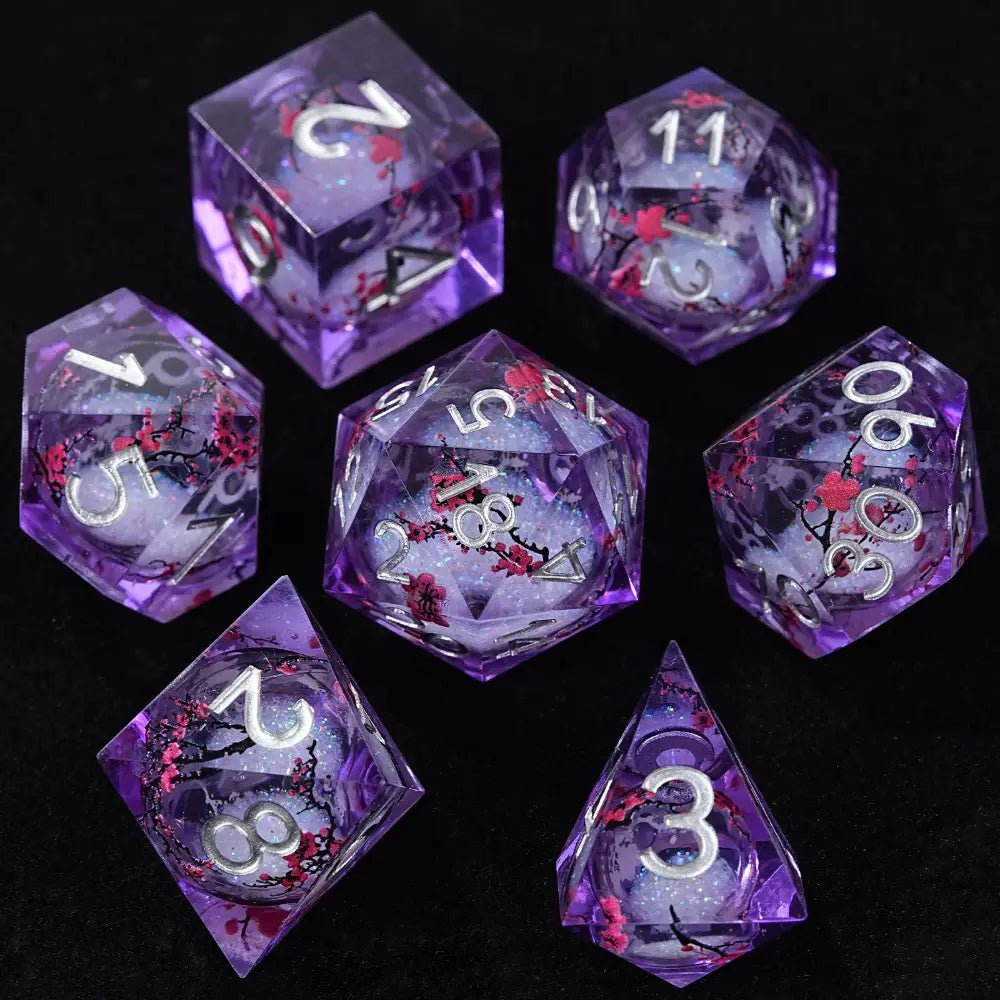 Sharp - edged plum blossom resin DND dice set + gold numbers - Bear Dice