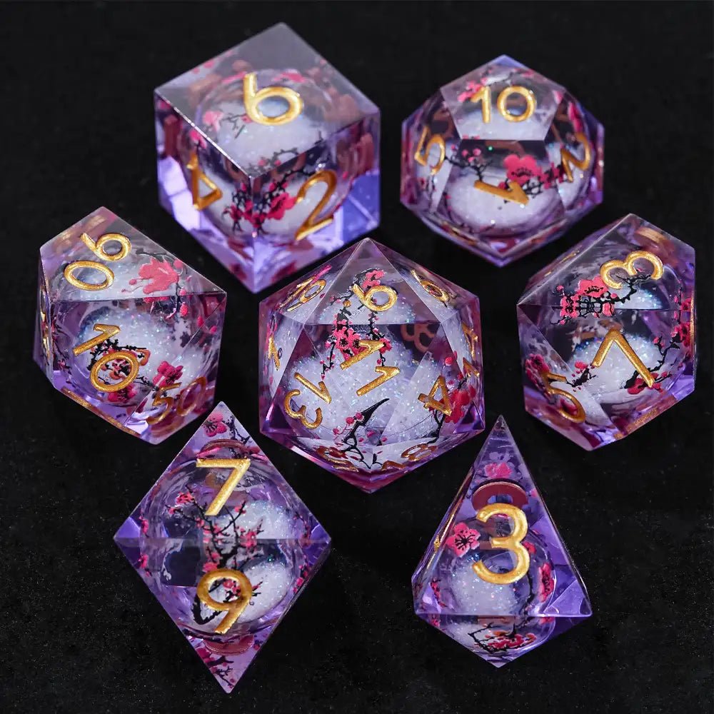 Sharp - edged plum blossom resin DND dice set + gold numbers - Bear Dice