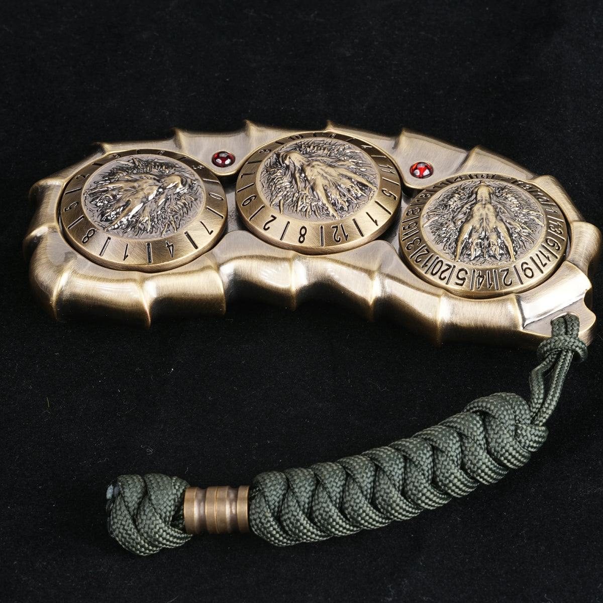 Cool 7-in-1 Metal Rotating Handheld Dice