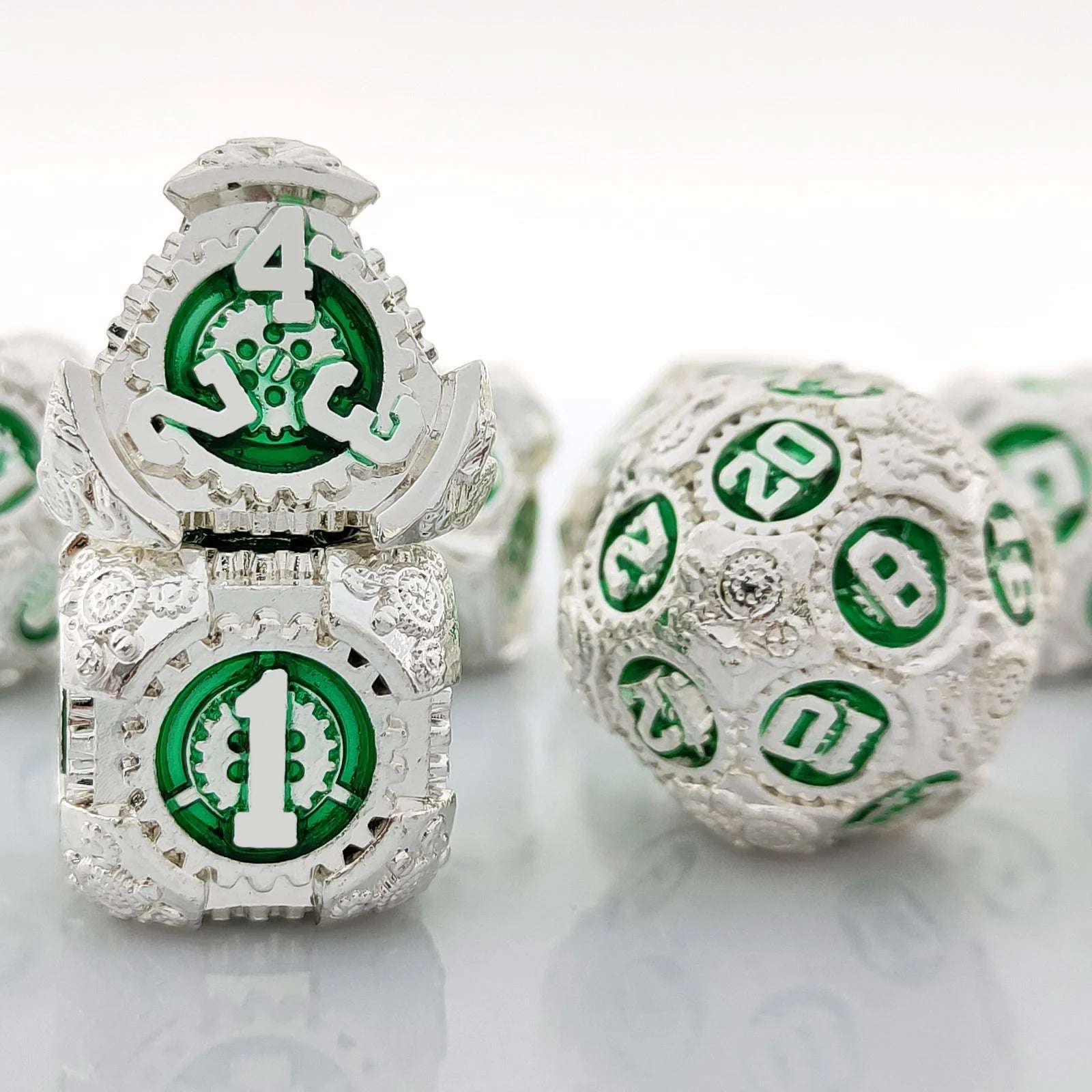 Steampunk Silver Shell with Green Gear Metal Solid Dice Set + Silver Font - Bear Dice