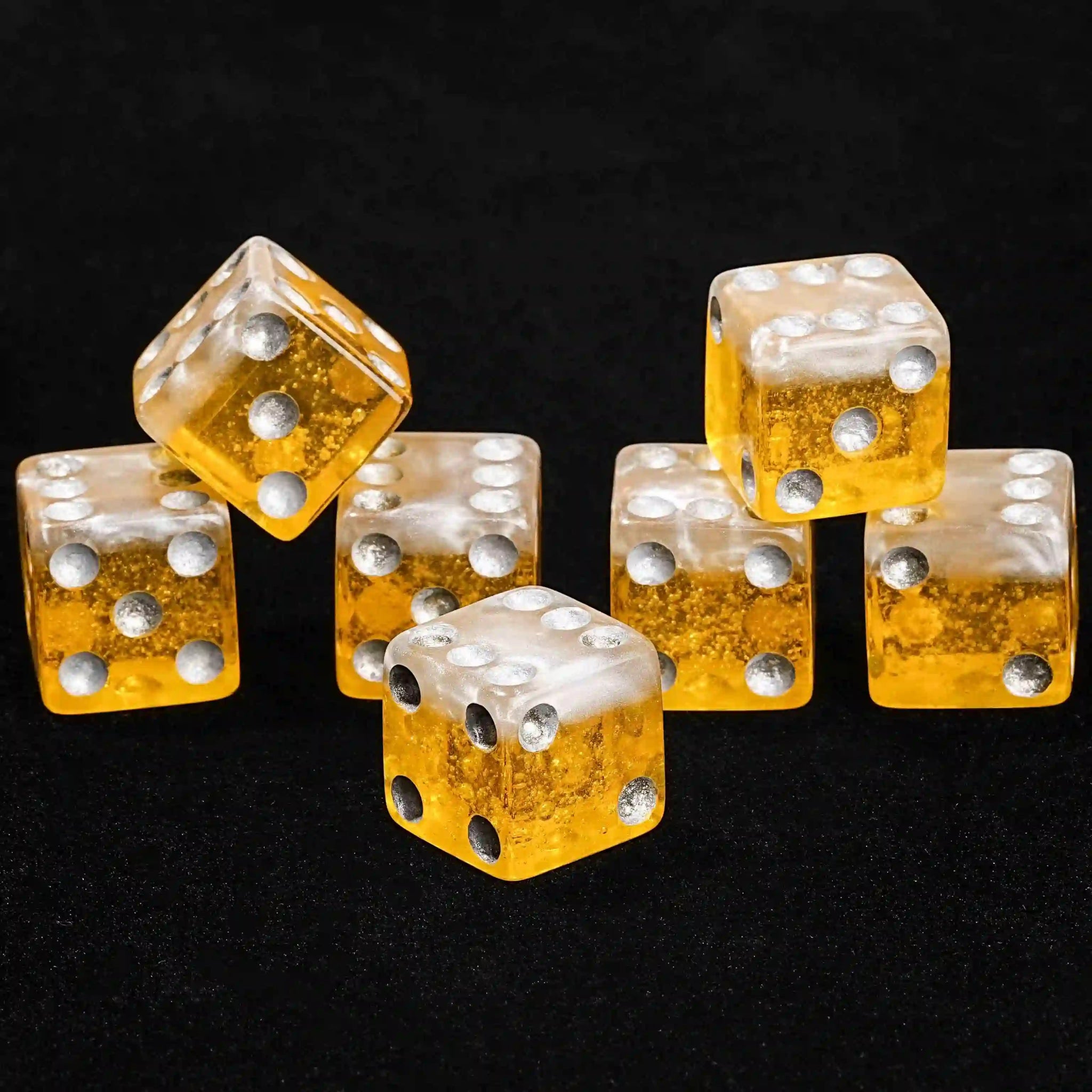 Yellow beer resin silver dots 7xD6 dice set - Bear Dice